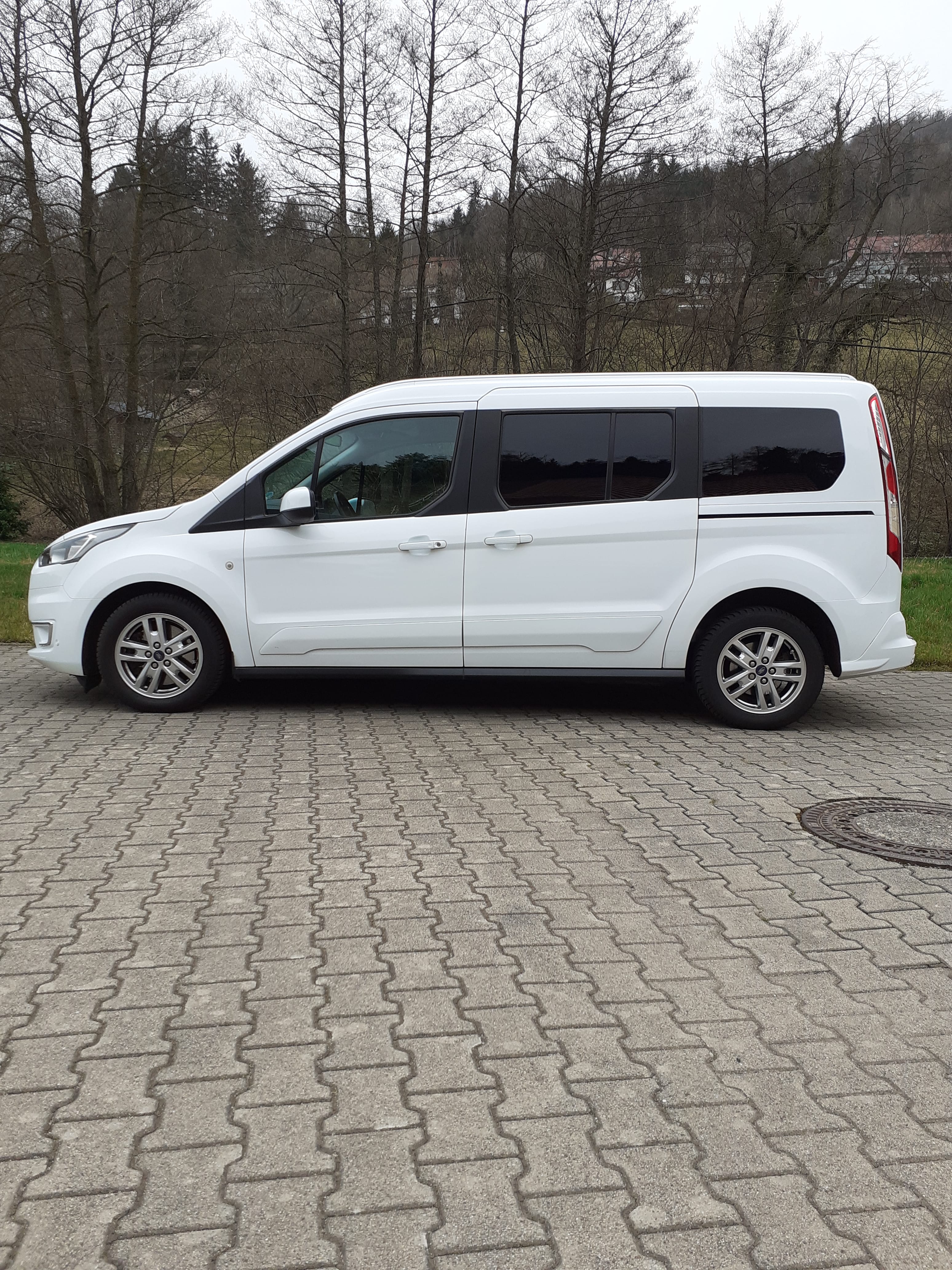 Ford Tourneo Connect 1,5 TDI EcoBlue  88KW/120PS mit Klimaanlage