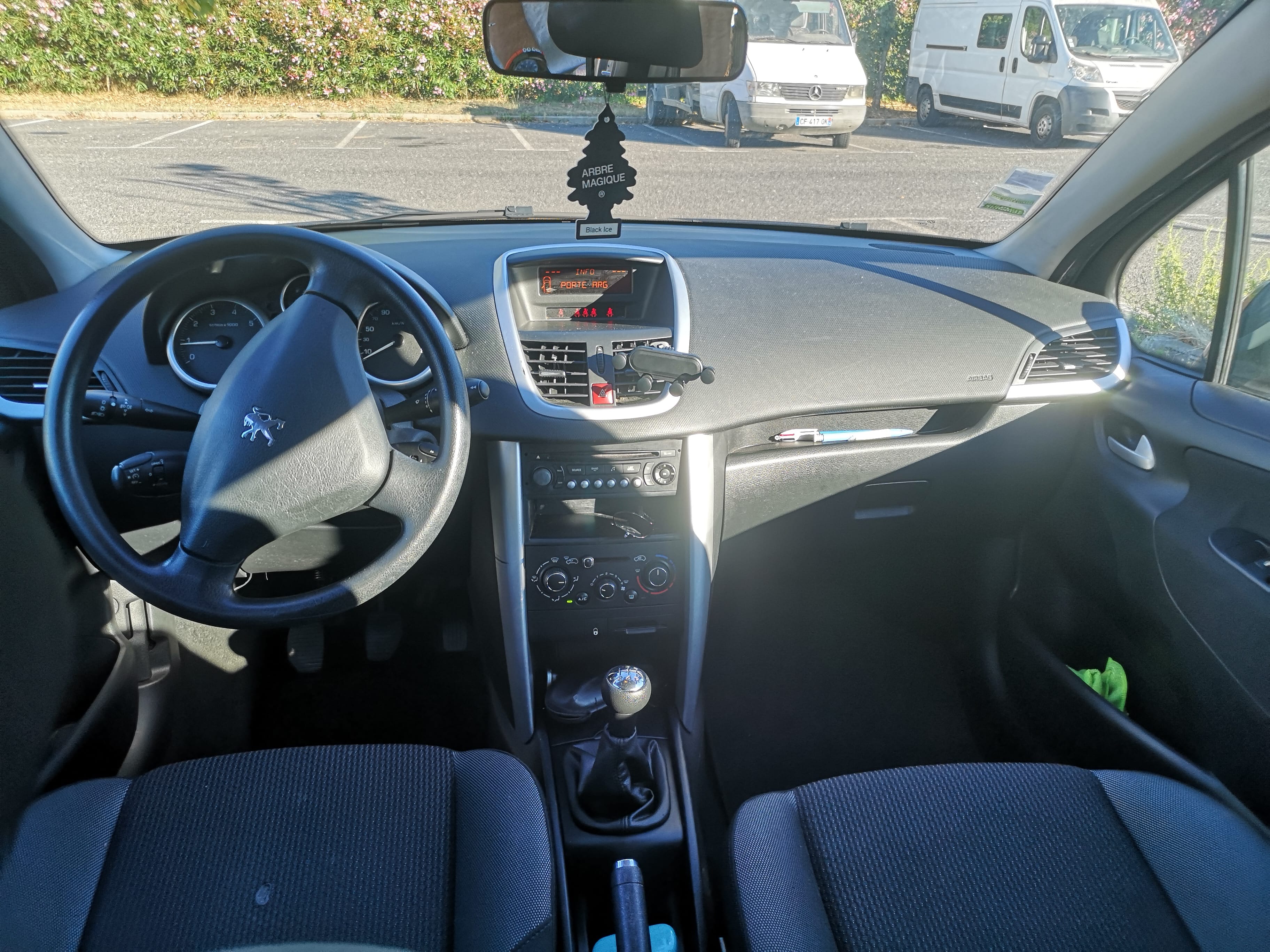 Peugeot 207+ avec Pneus neige