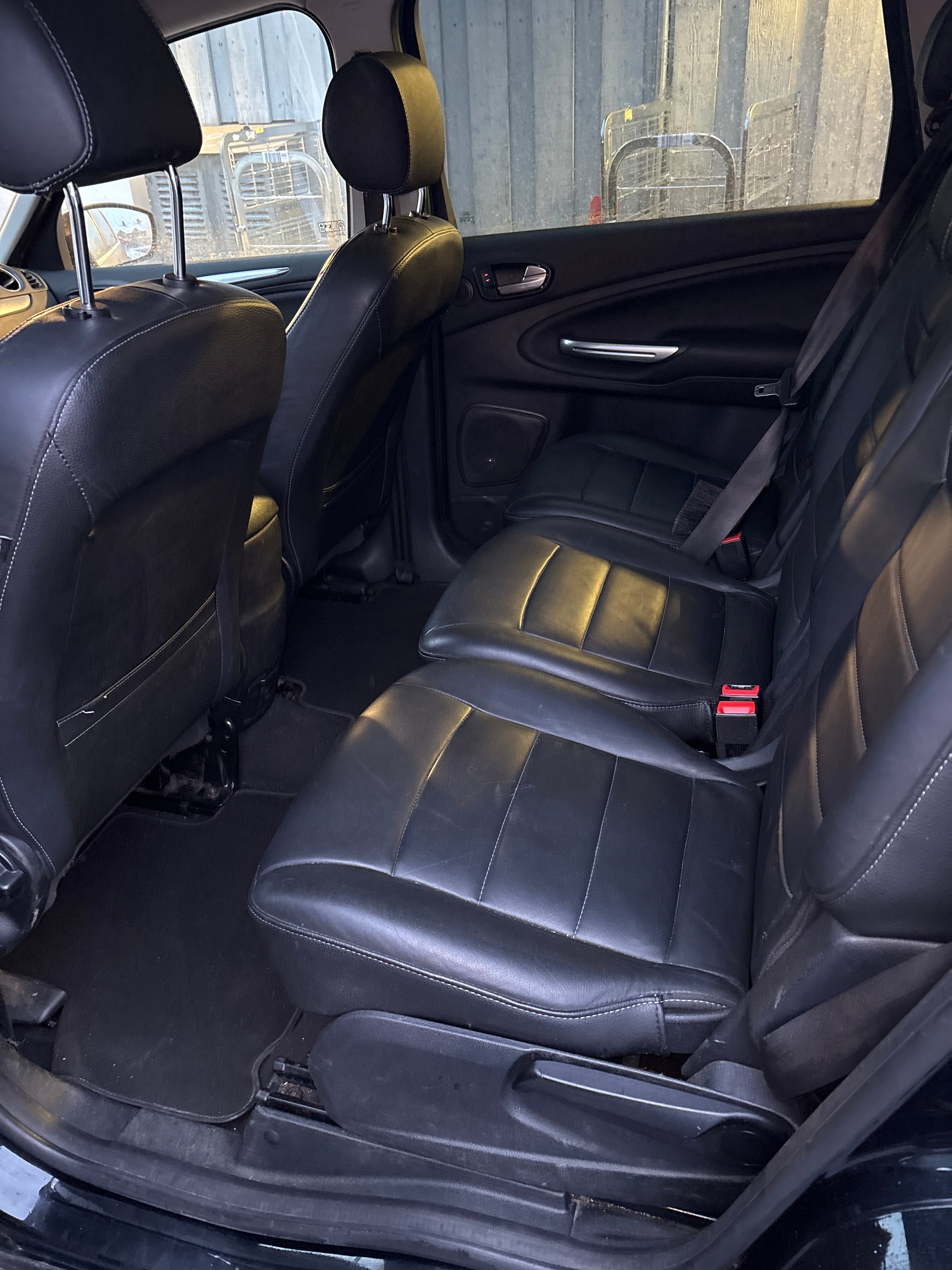 Ford S-Max med Skiboks