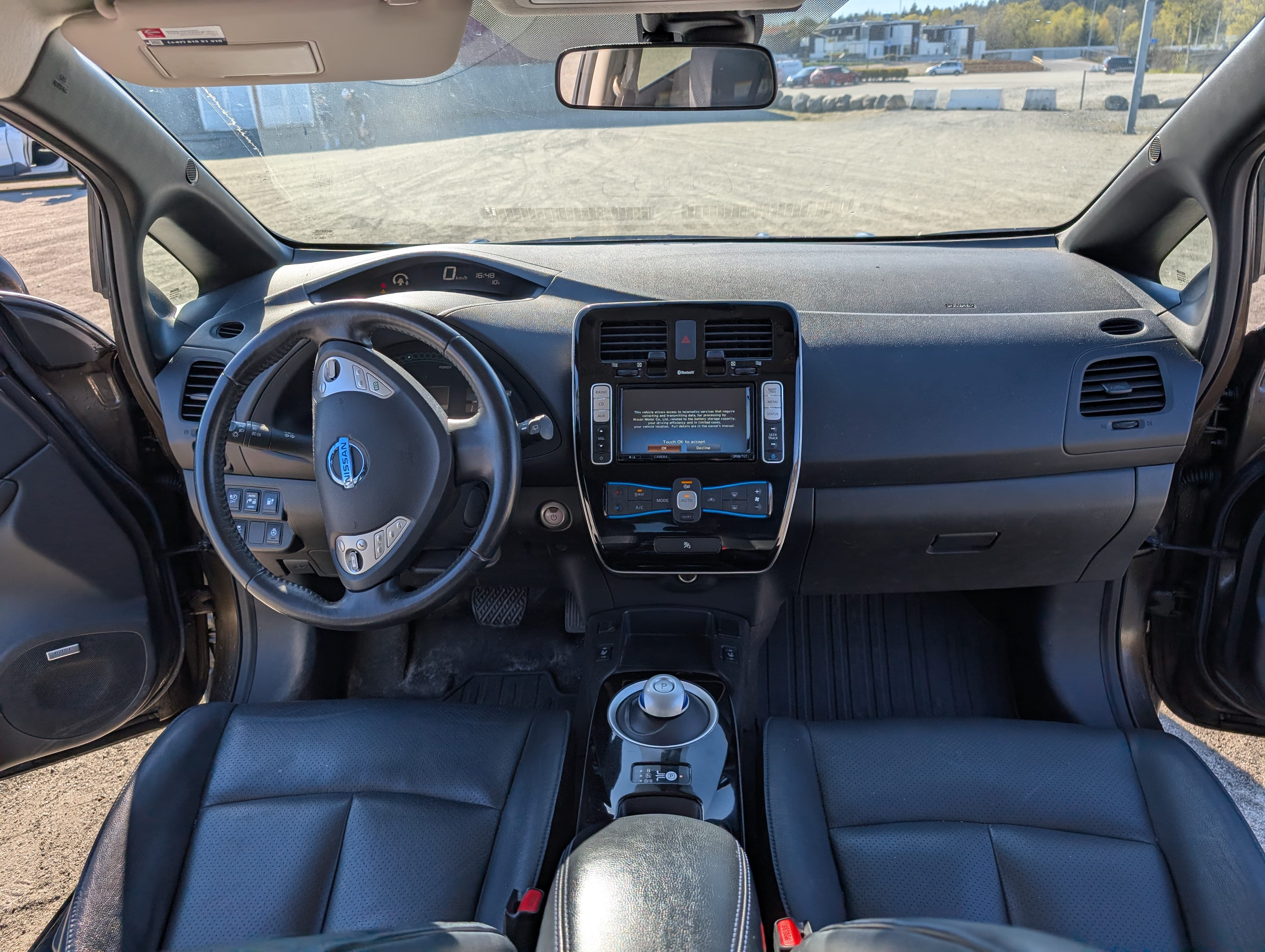Nissan Leaf 30kw med GPS