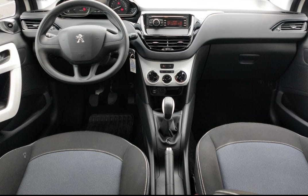 Peugeot 208 avec Entrée audio / iPod