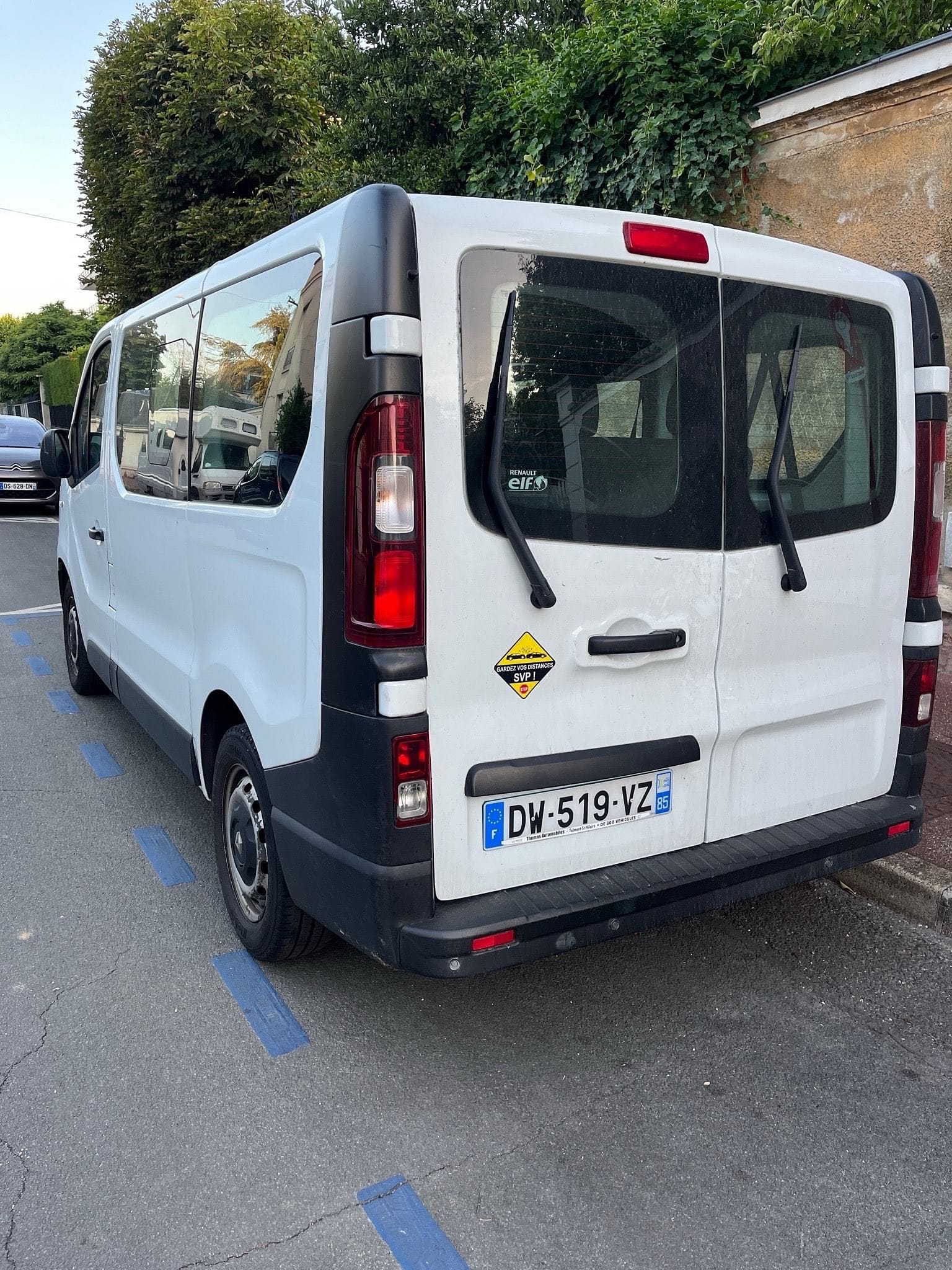 Renault Trafic Passenger ( a coté de rer A et terminus metro 1) avec Régulateur de vitesse