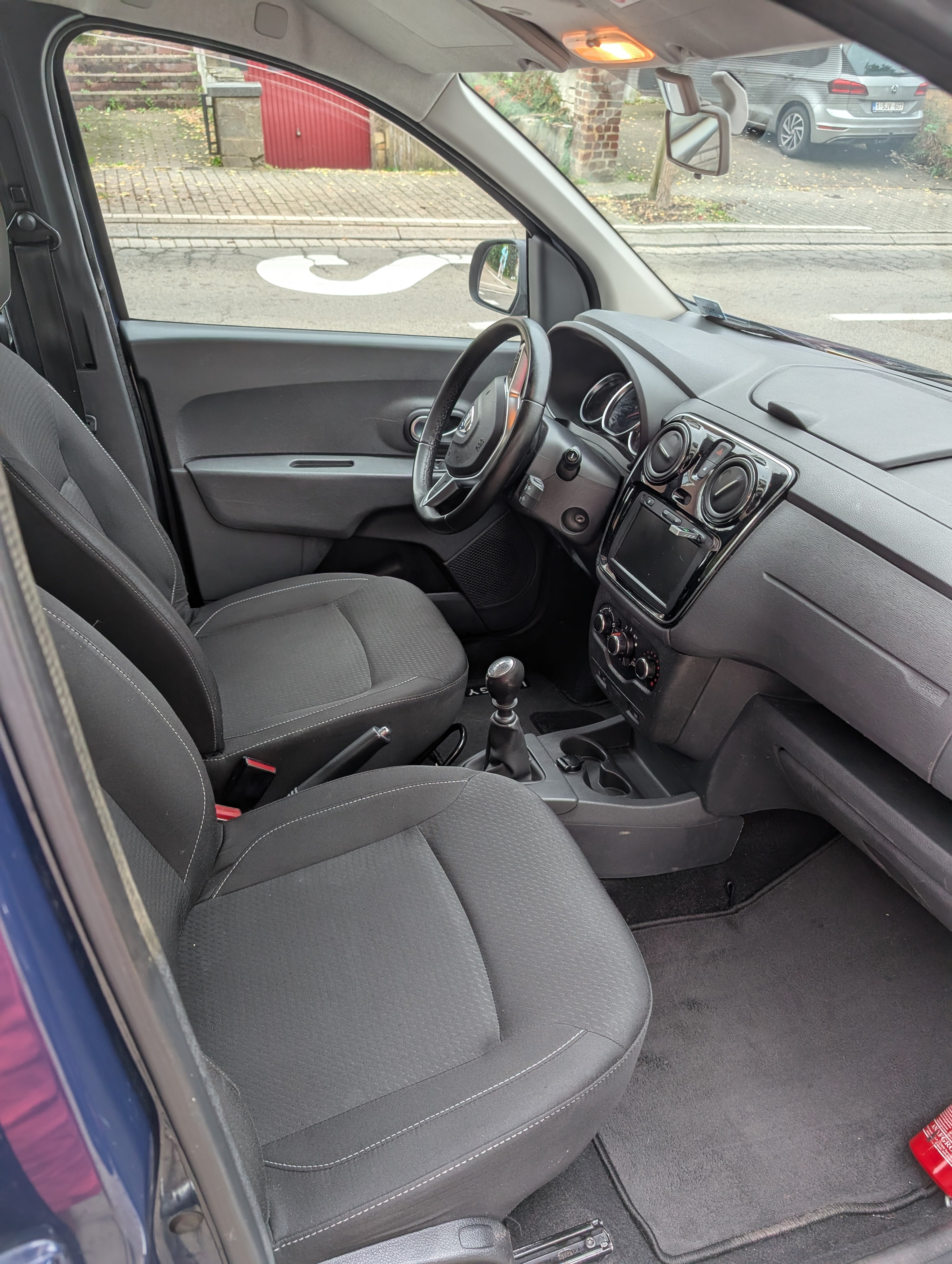 Dacia Lodgy met Autostoel baby
