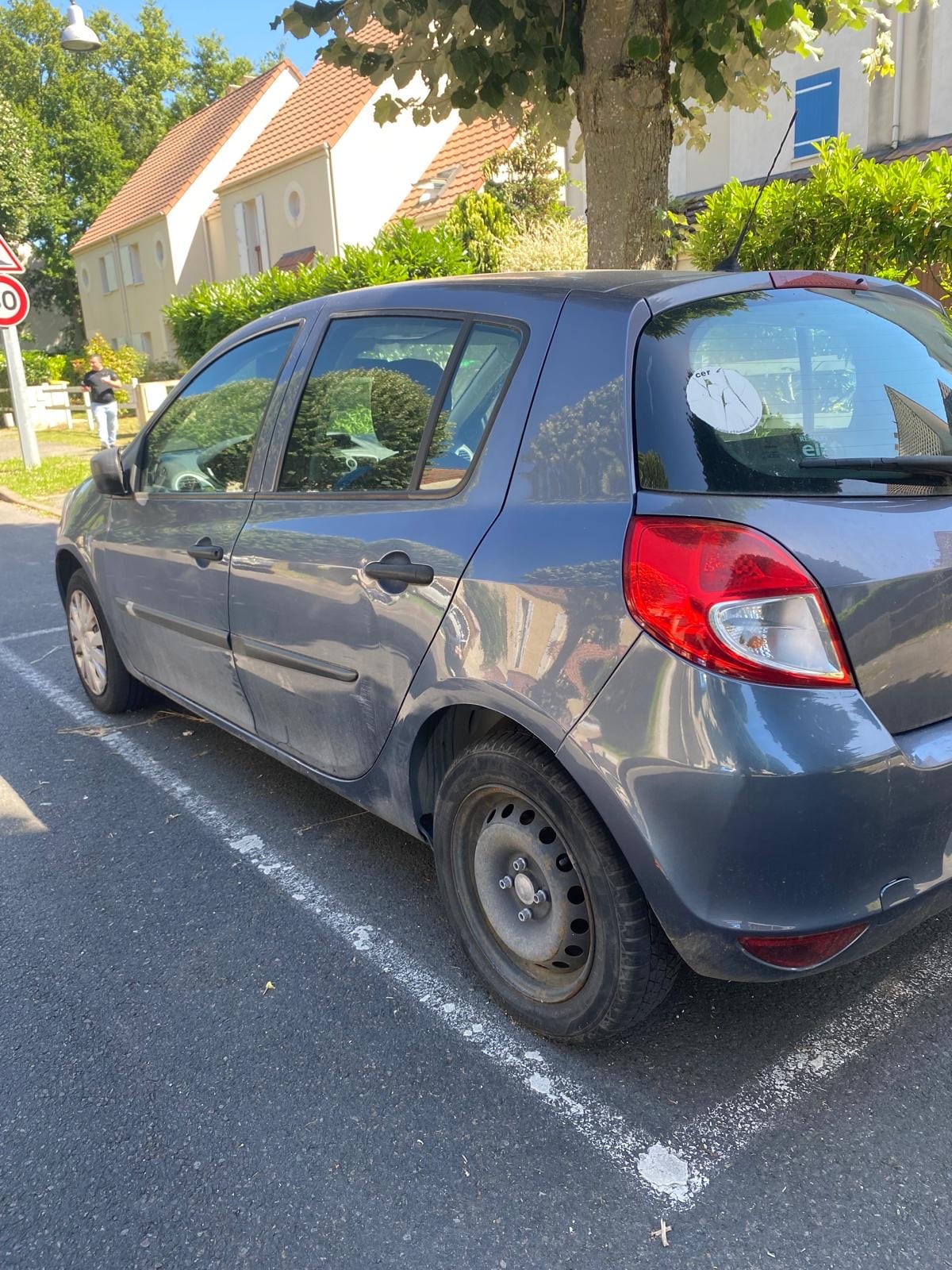 Renault Clio avec Chaines