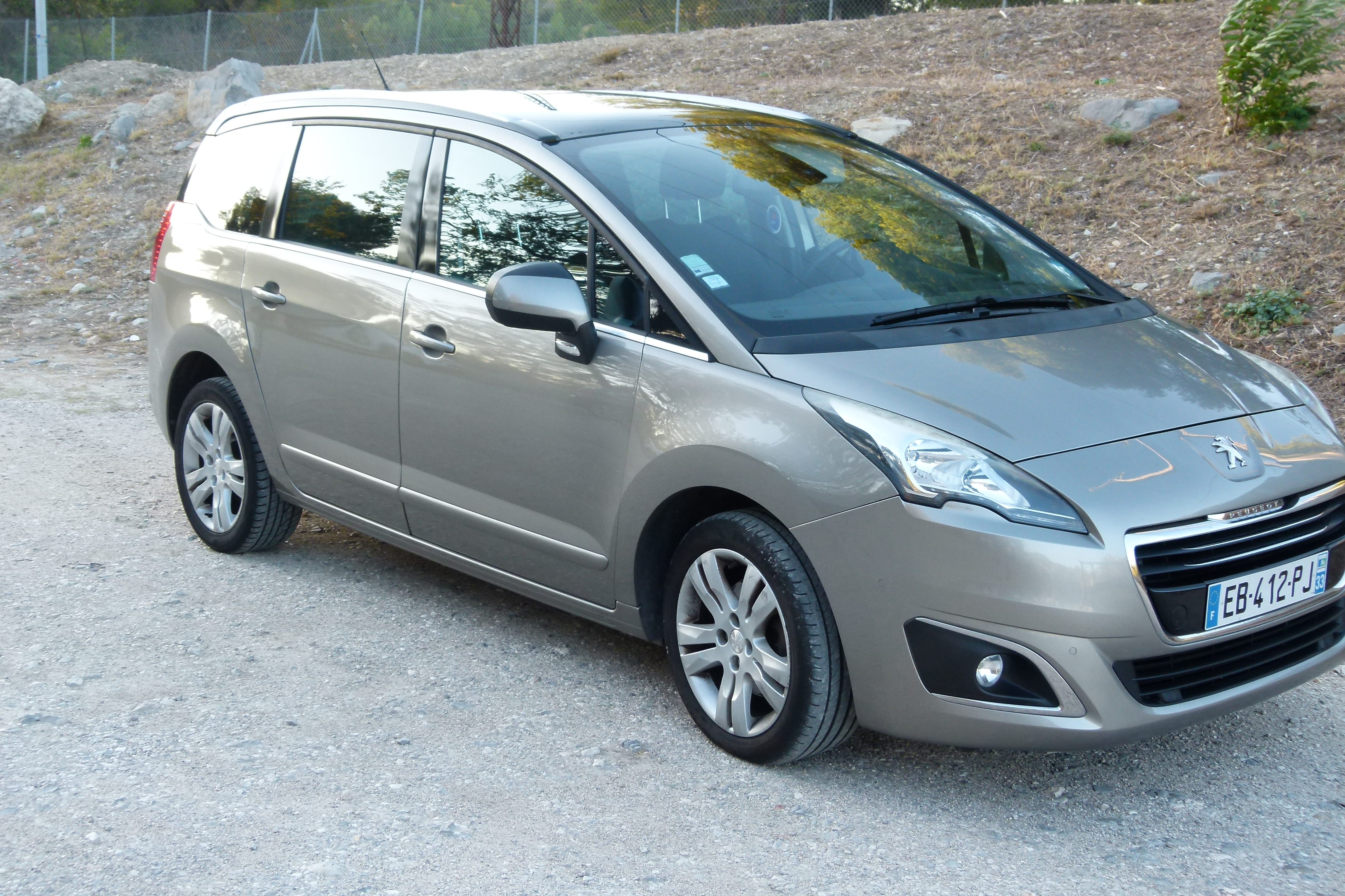 Peugeot 5008, 2016, Diesel, automatique, 7 places