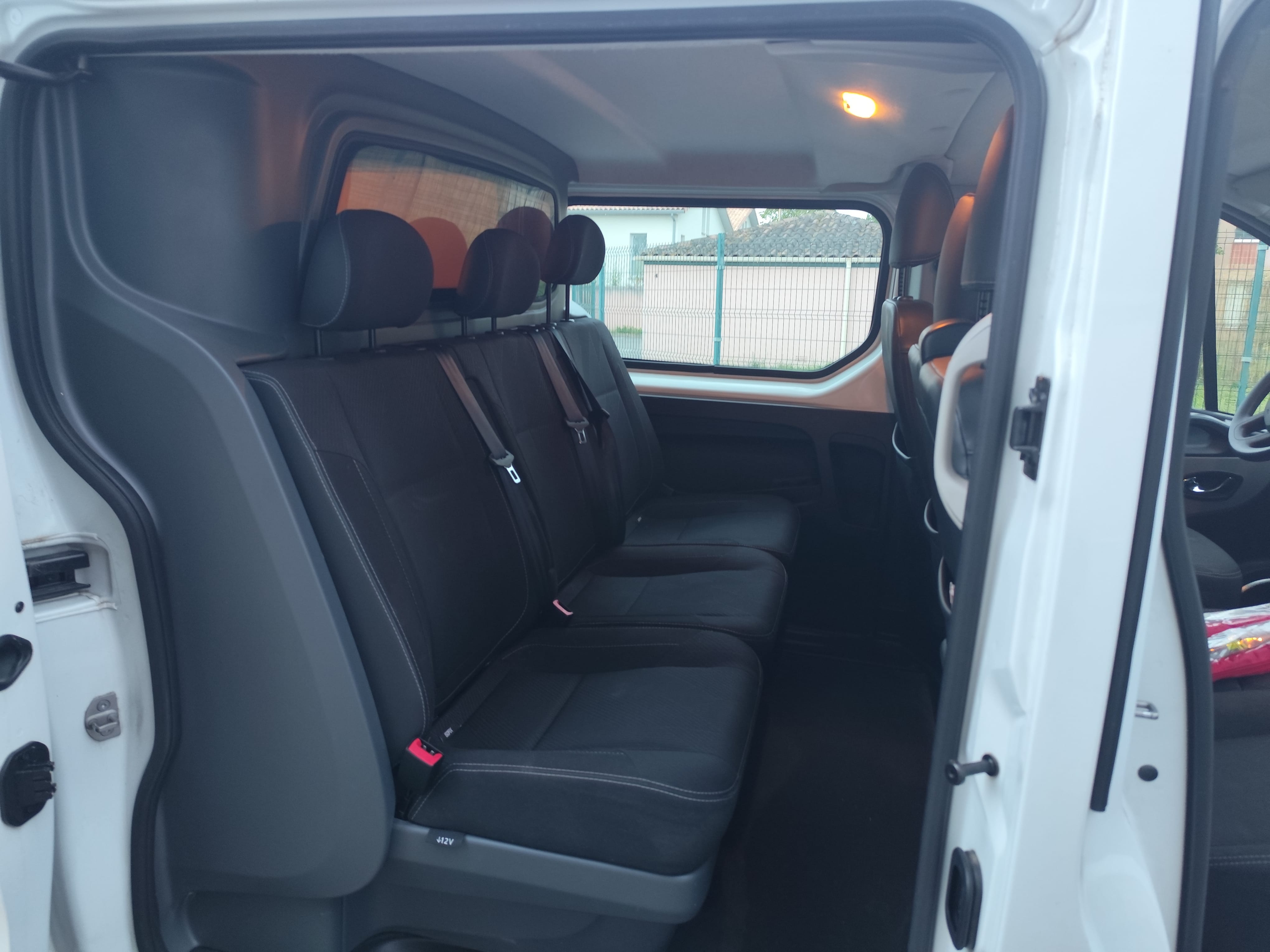Renault Trafic Double Cabine  GRAND CONFORT avec Attelage
