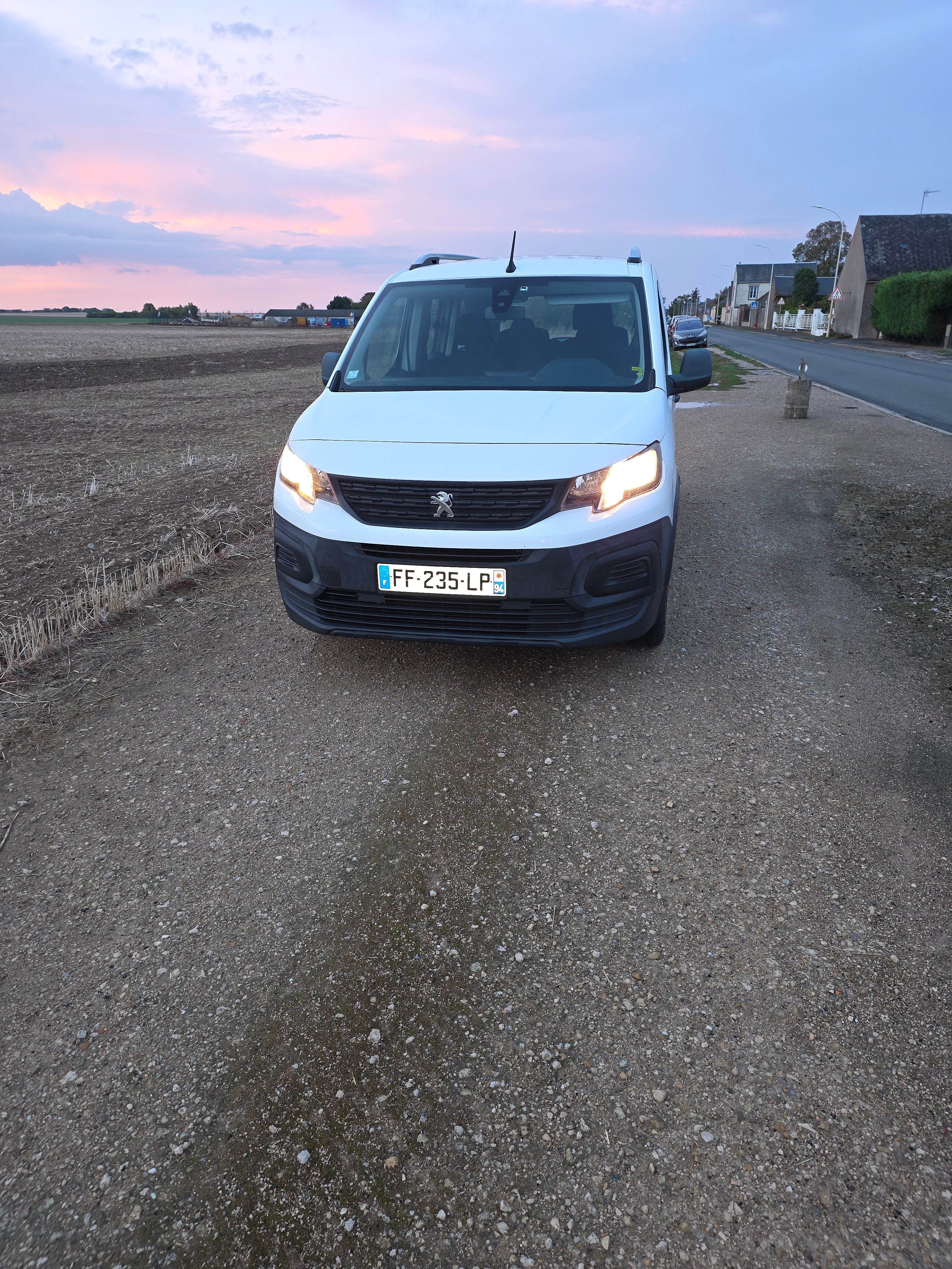 Peugeot Rifter, 2019, Essence 95, 7 places