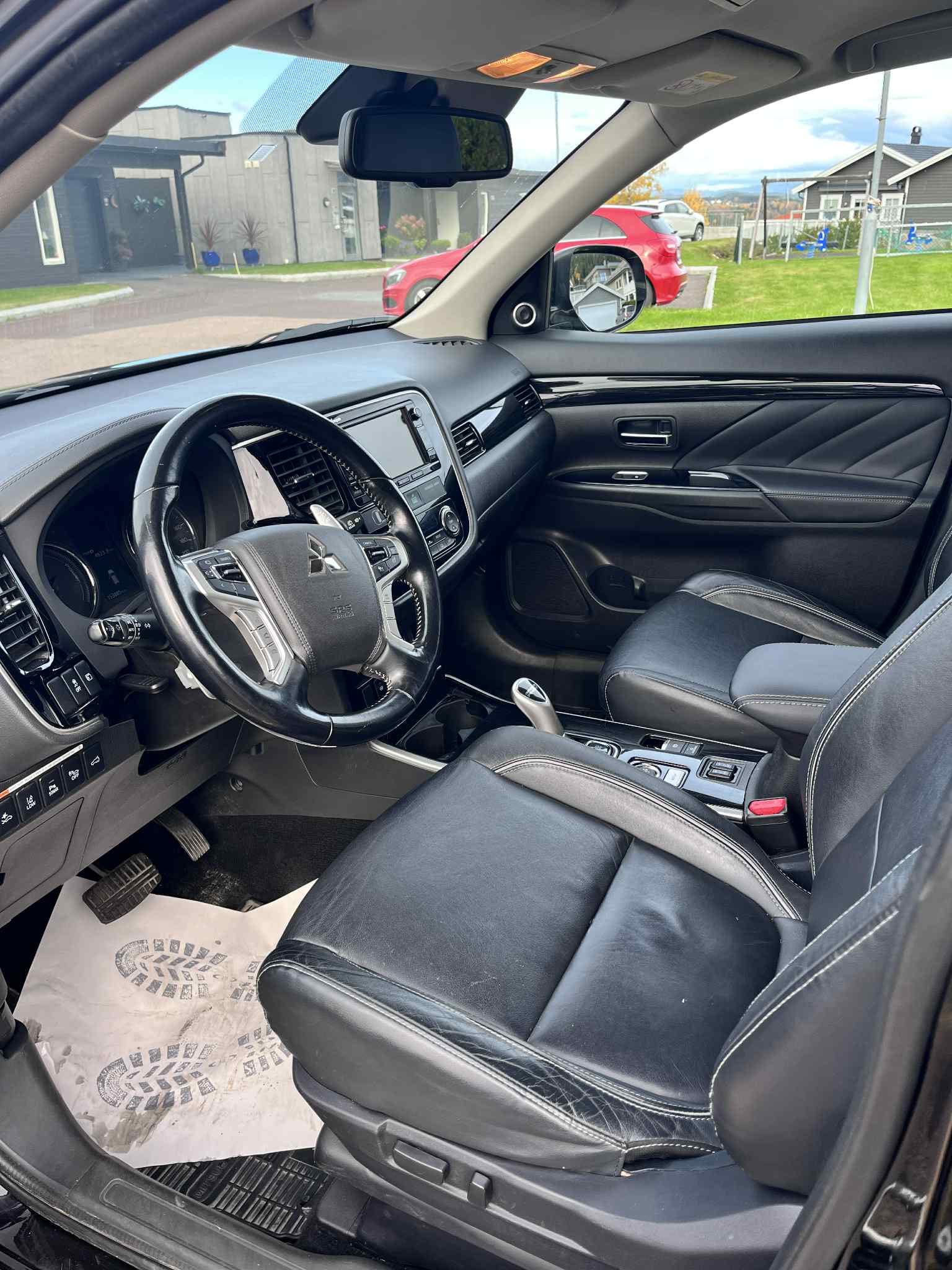 Mitsubishi Outlander SEL med Cruisekontroll