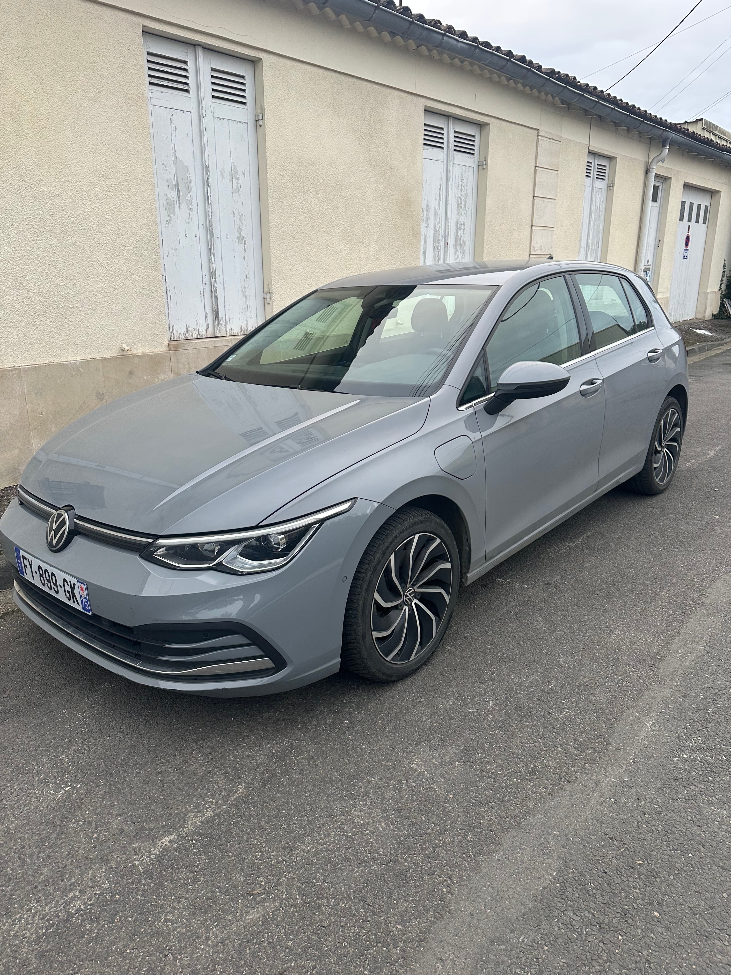 Volkswagen Golf, 2021, Essence 95 / Électrique (hybride), automatique