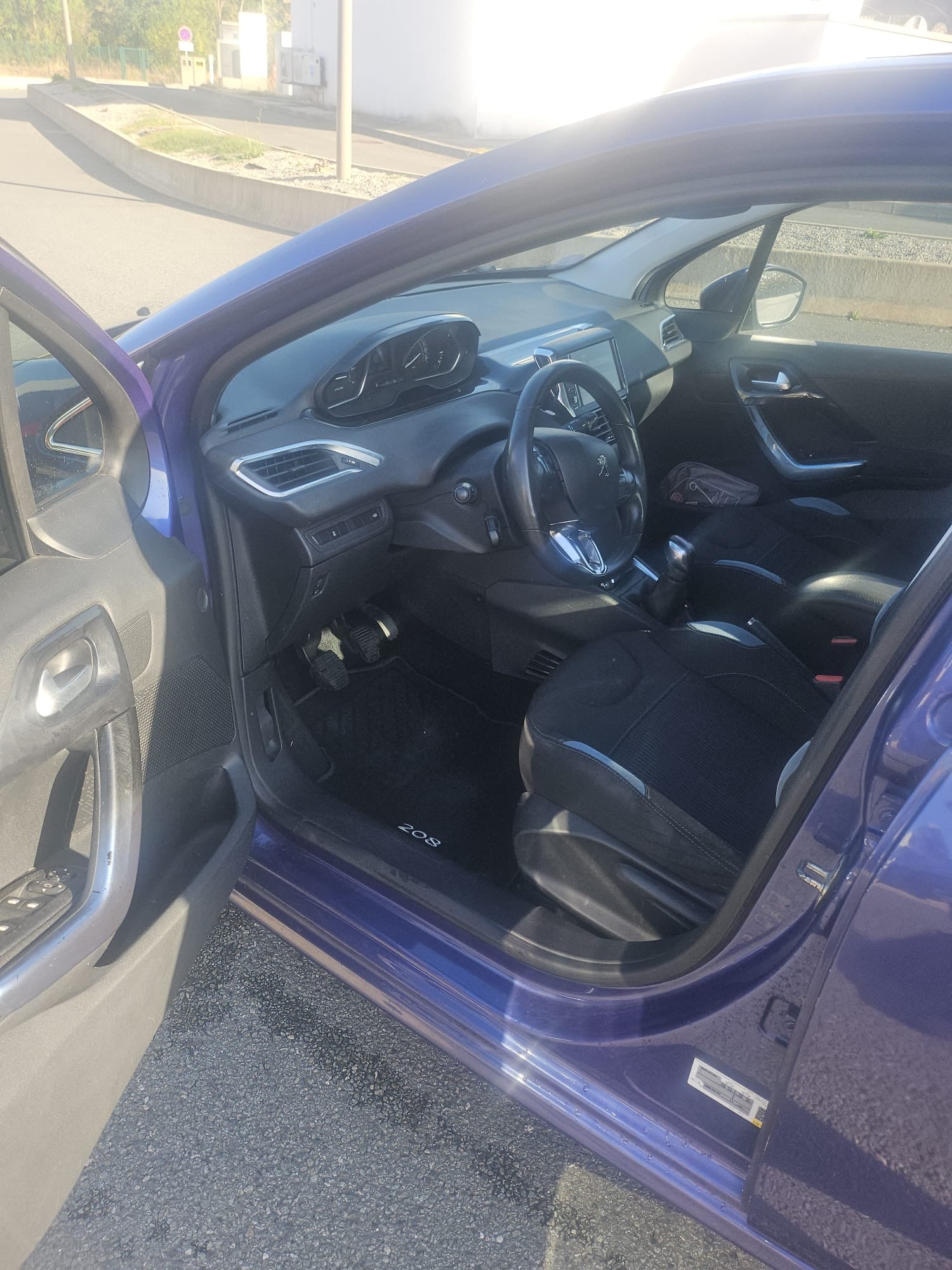 Peugeot 208 avec Climatisation