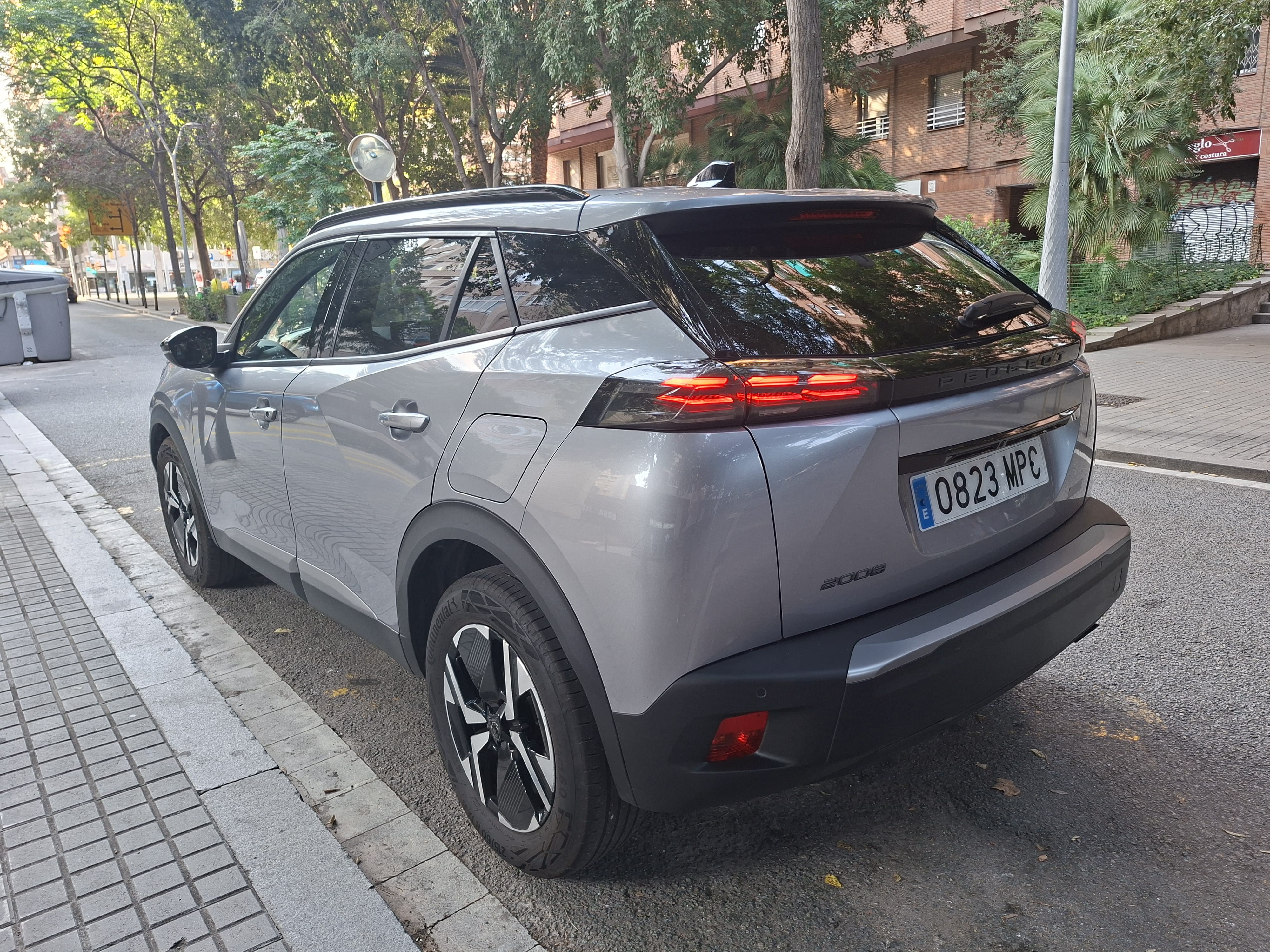 Peugeot 2008 Allure PureTech 100 S&S 6 Vel. MAN con GPS