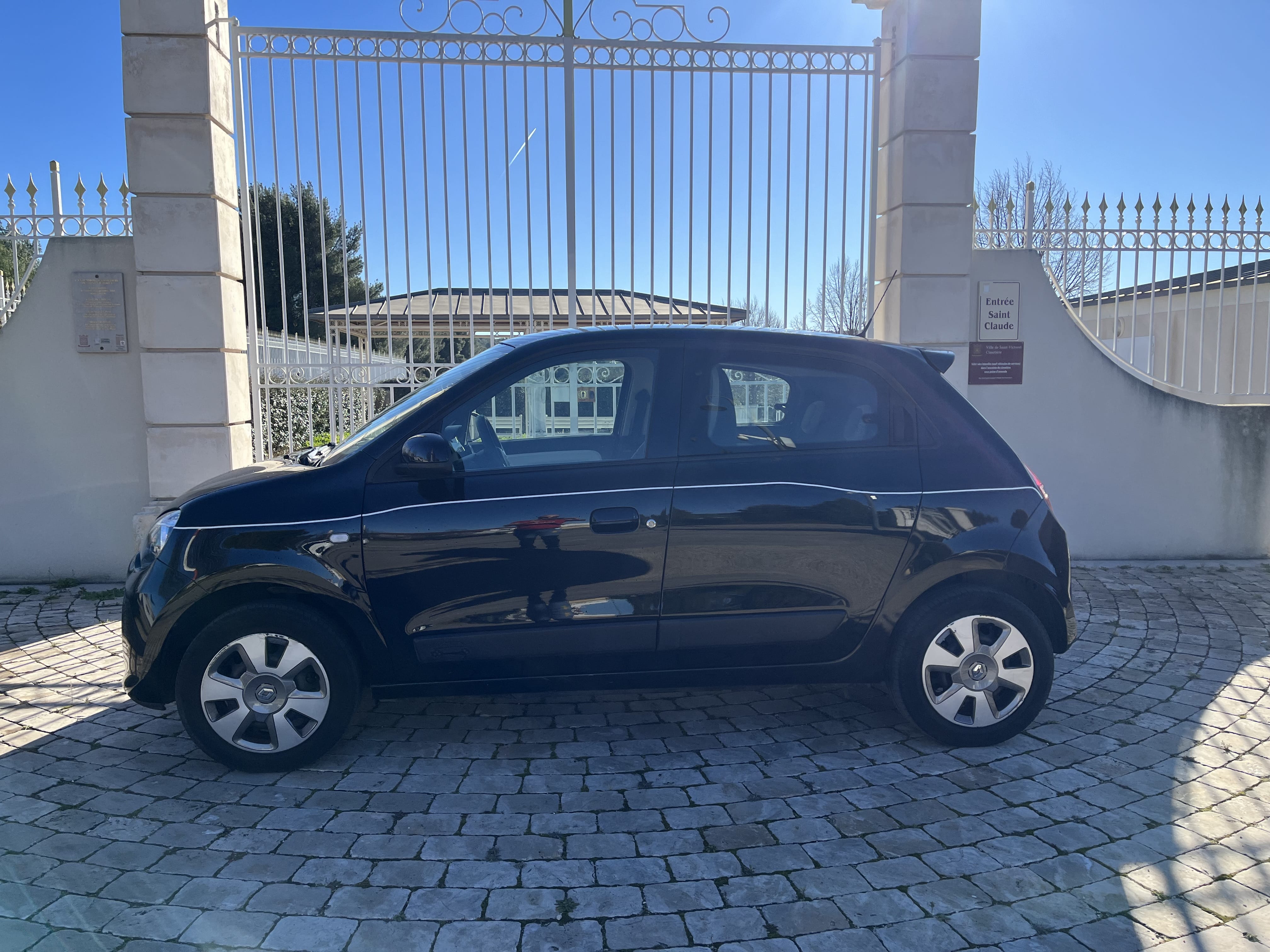 Renault Twingo III 1.0L 12V 69cv avec Climatisation