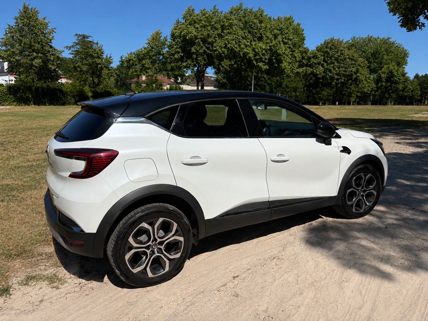 Renault Captur TCE 140 Hybride finition Intens, 2021, Essence 95 / Électrique (hybride), automatique