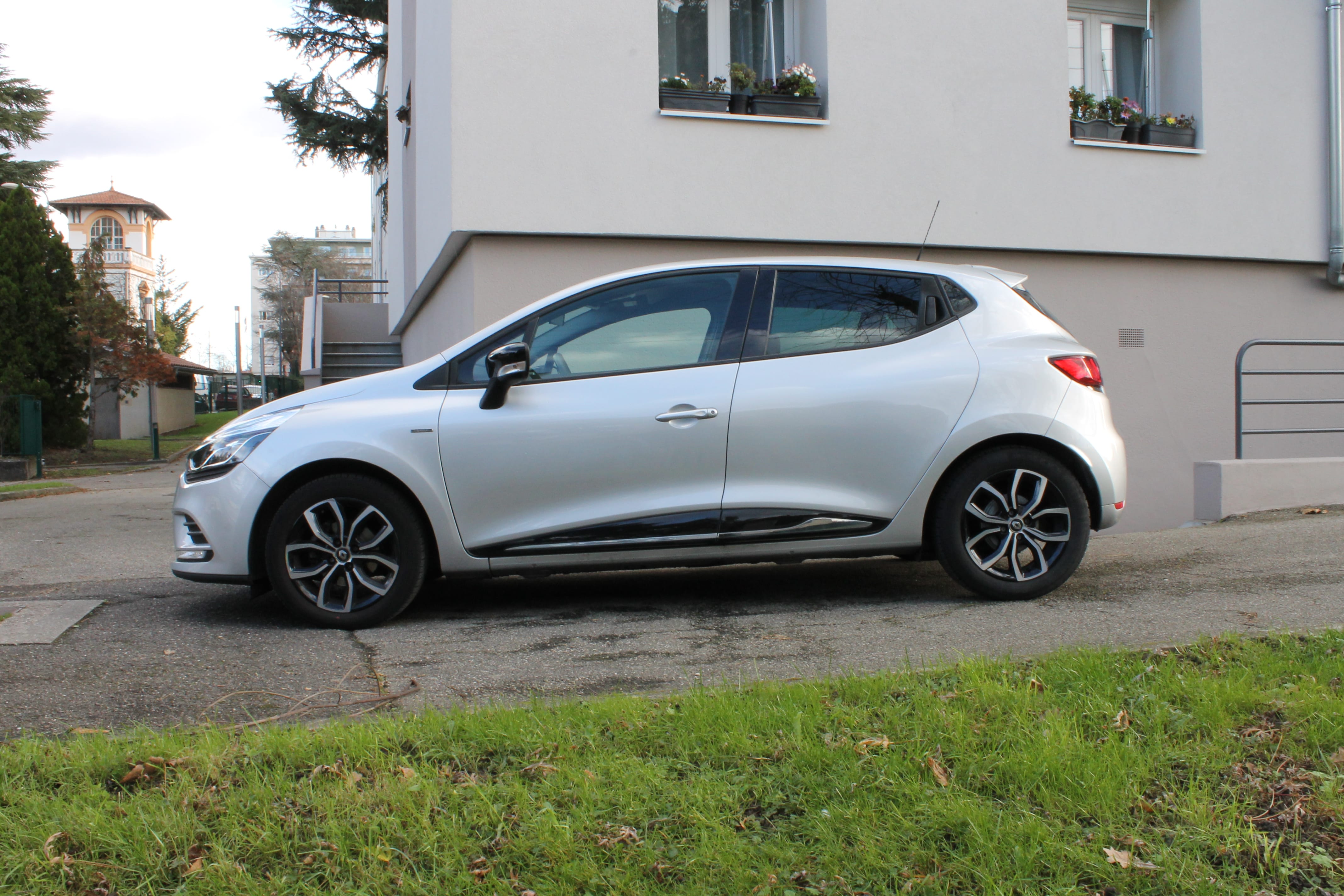 Renault Clio FA742KB avec Climatisation
