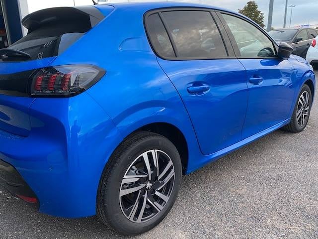 Peugeot 208 Puretech 100 S&S Allure 5portes avec Climatisation