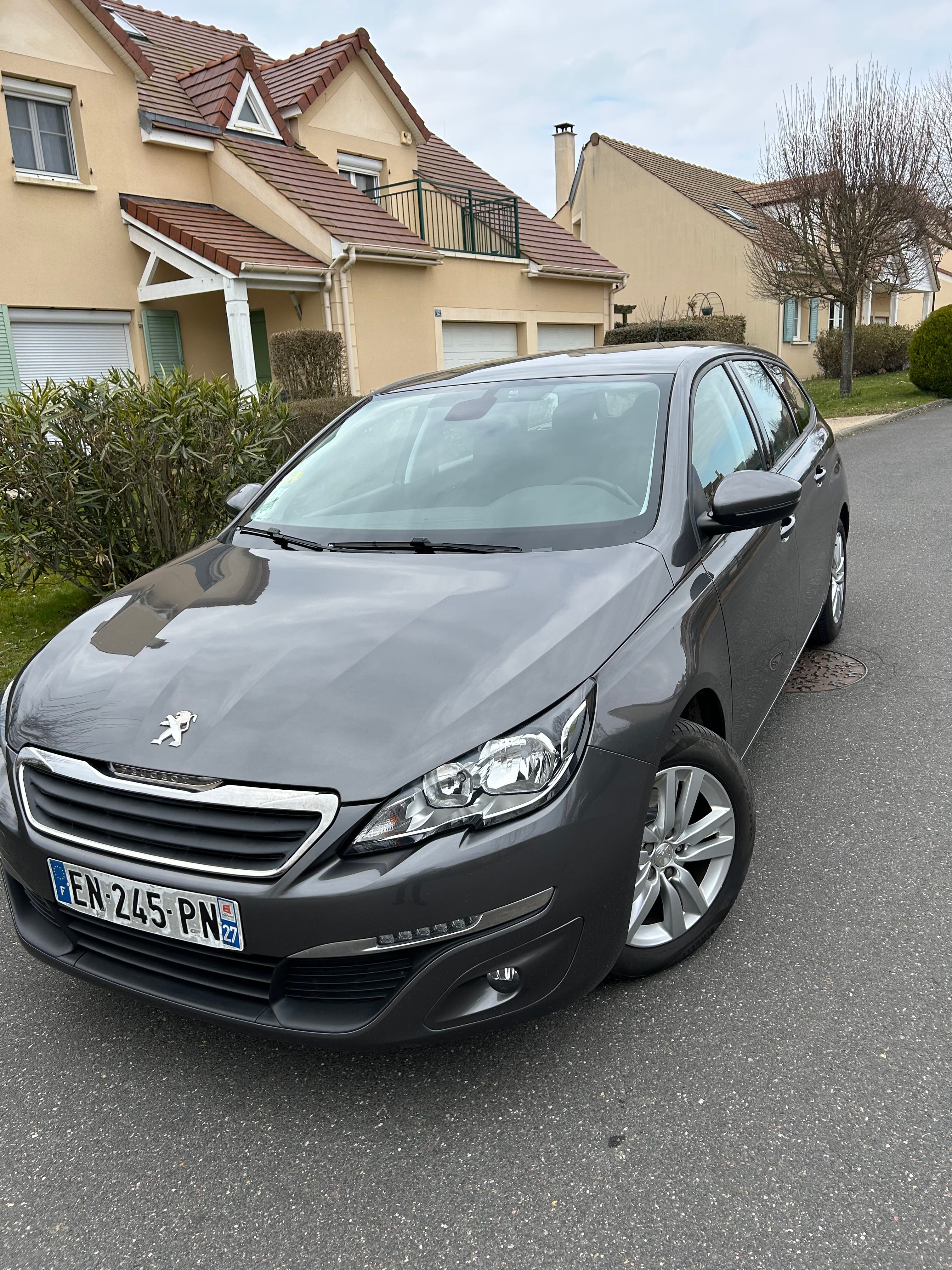 Peugeot 308 SW avec GPS