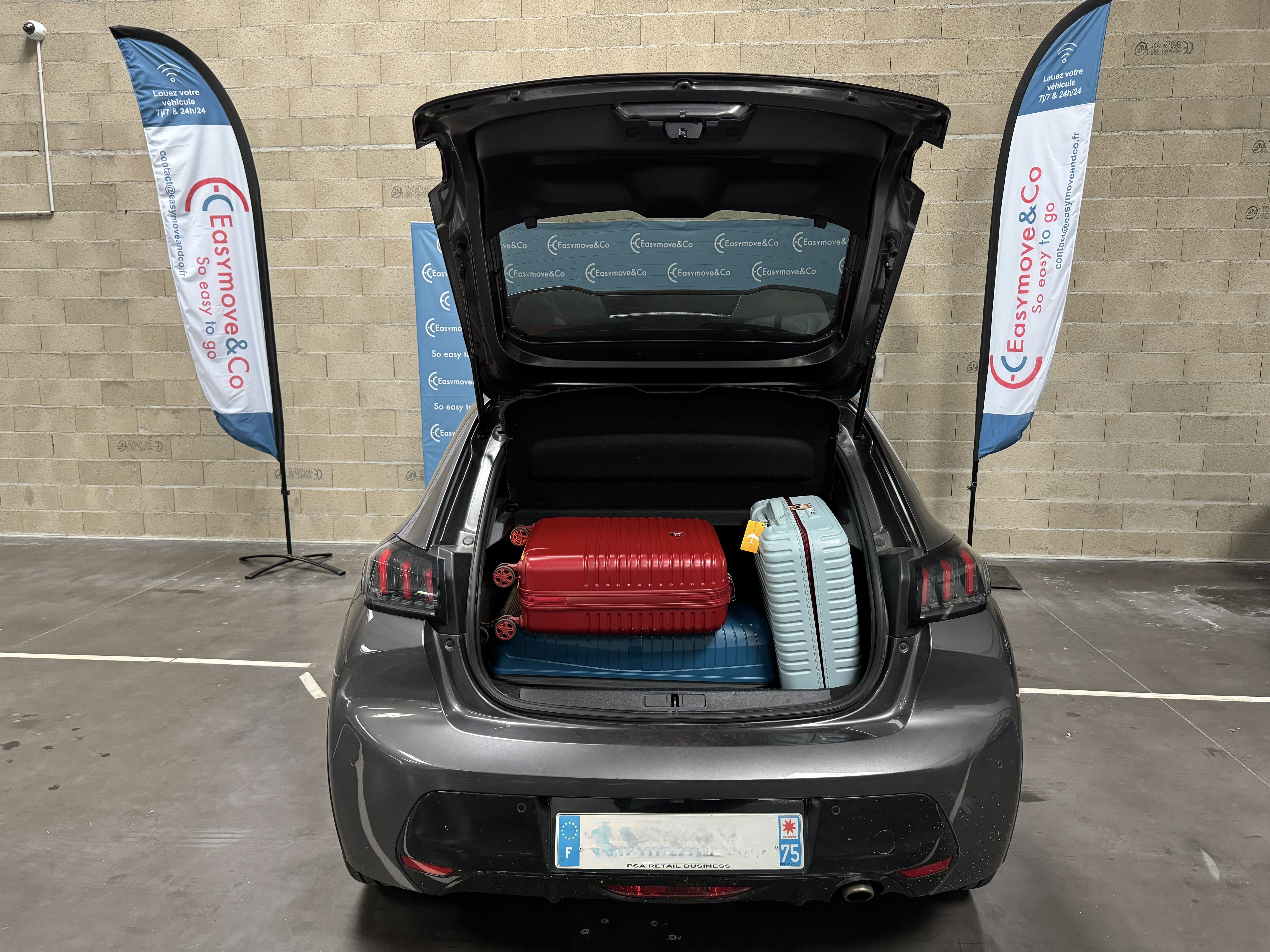 Peugeot 208 avec Entrée audio / iPod