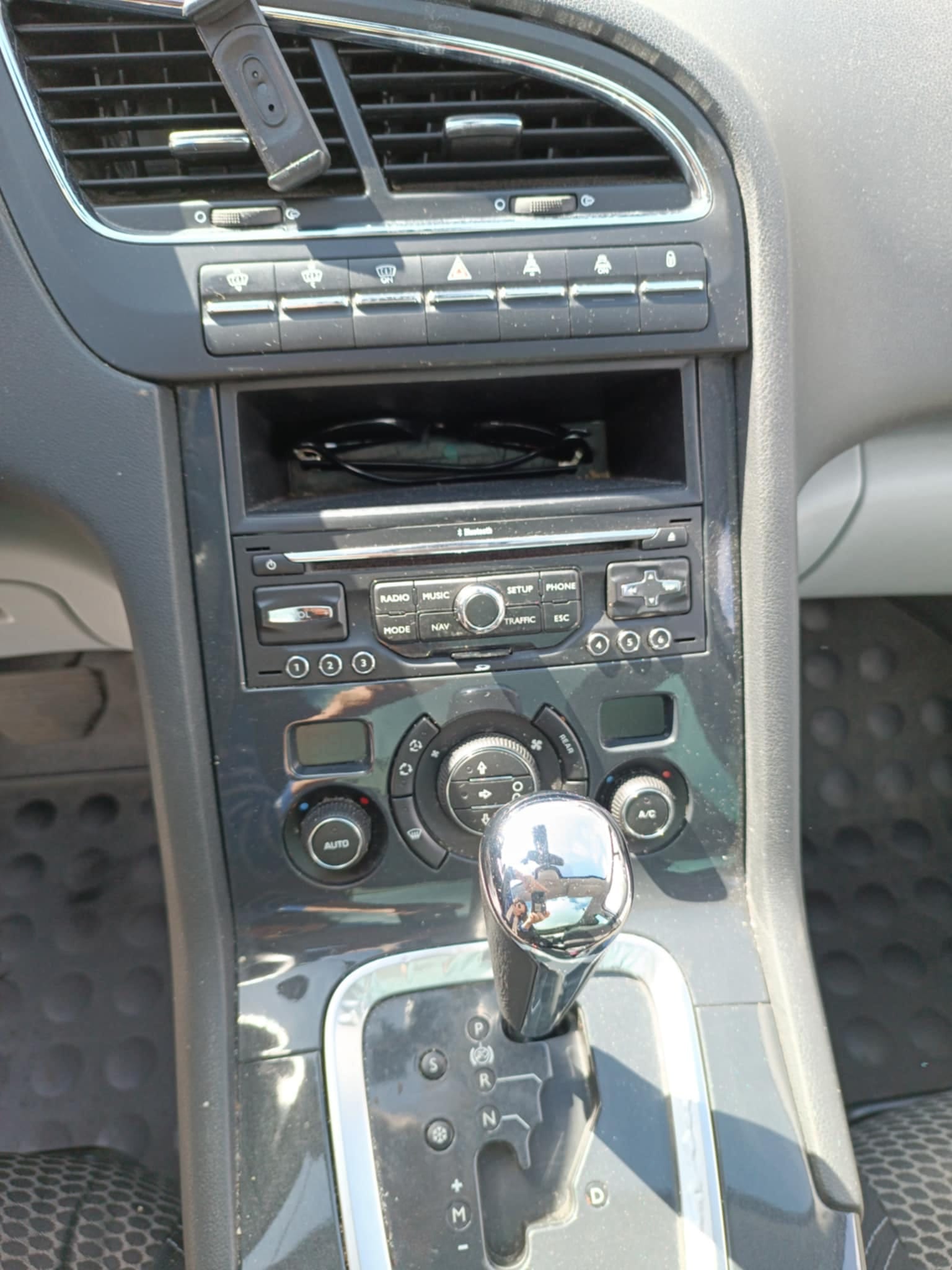 Peugeot 5008 avec Siège bébé