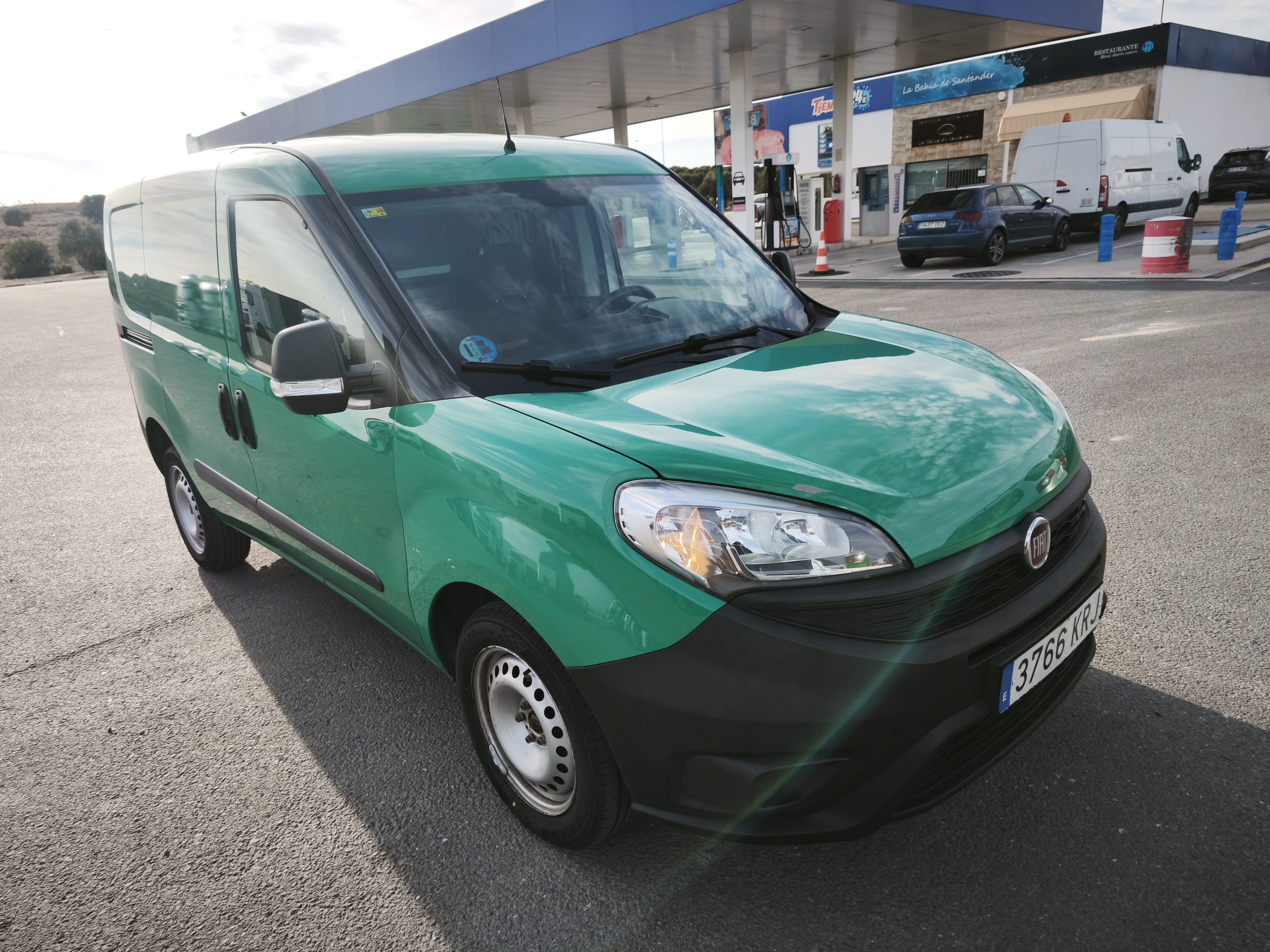 Fiat Doblo Cargo GNC y gasolina