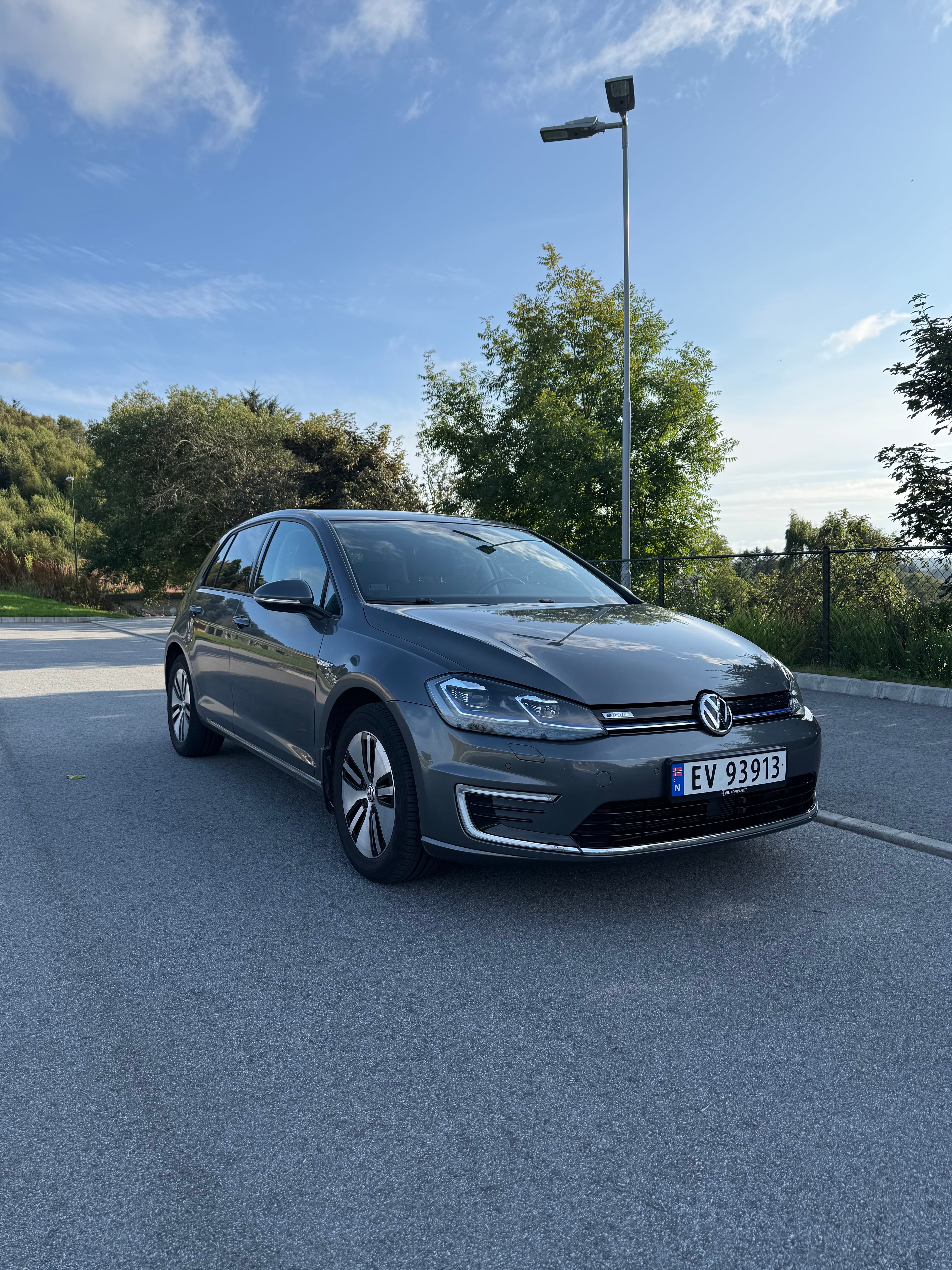 Volkswagen e-Golf, 2019, Electric, automatic
