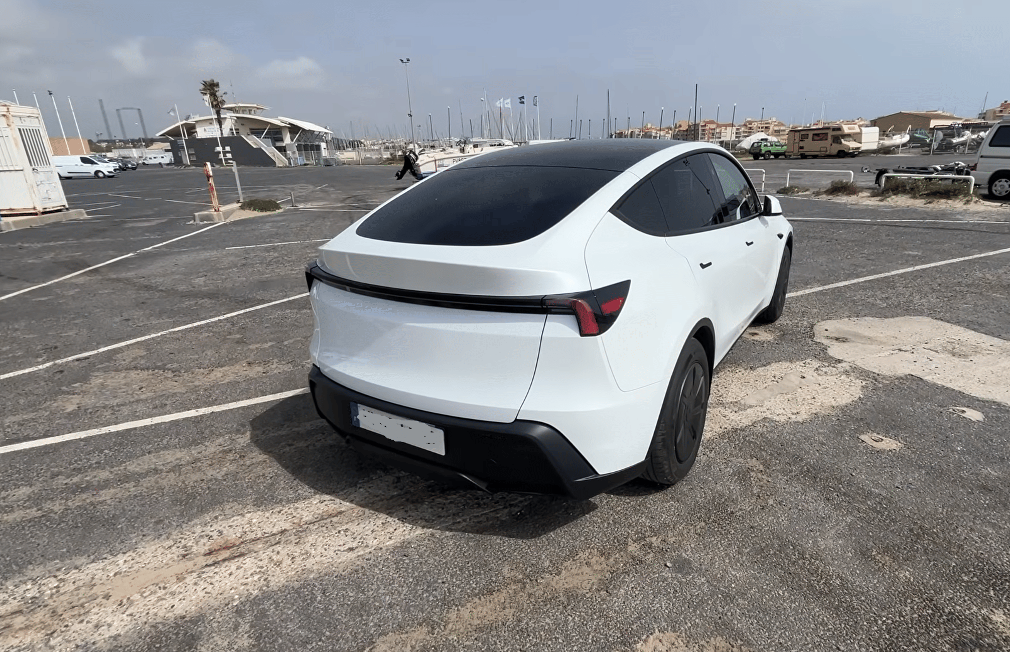 Tesla Model Y Standard Range avec Caméra de recul