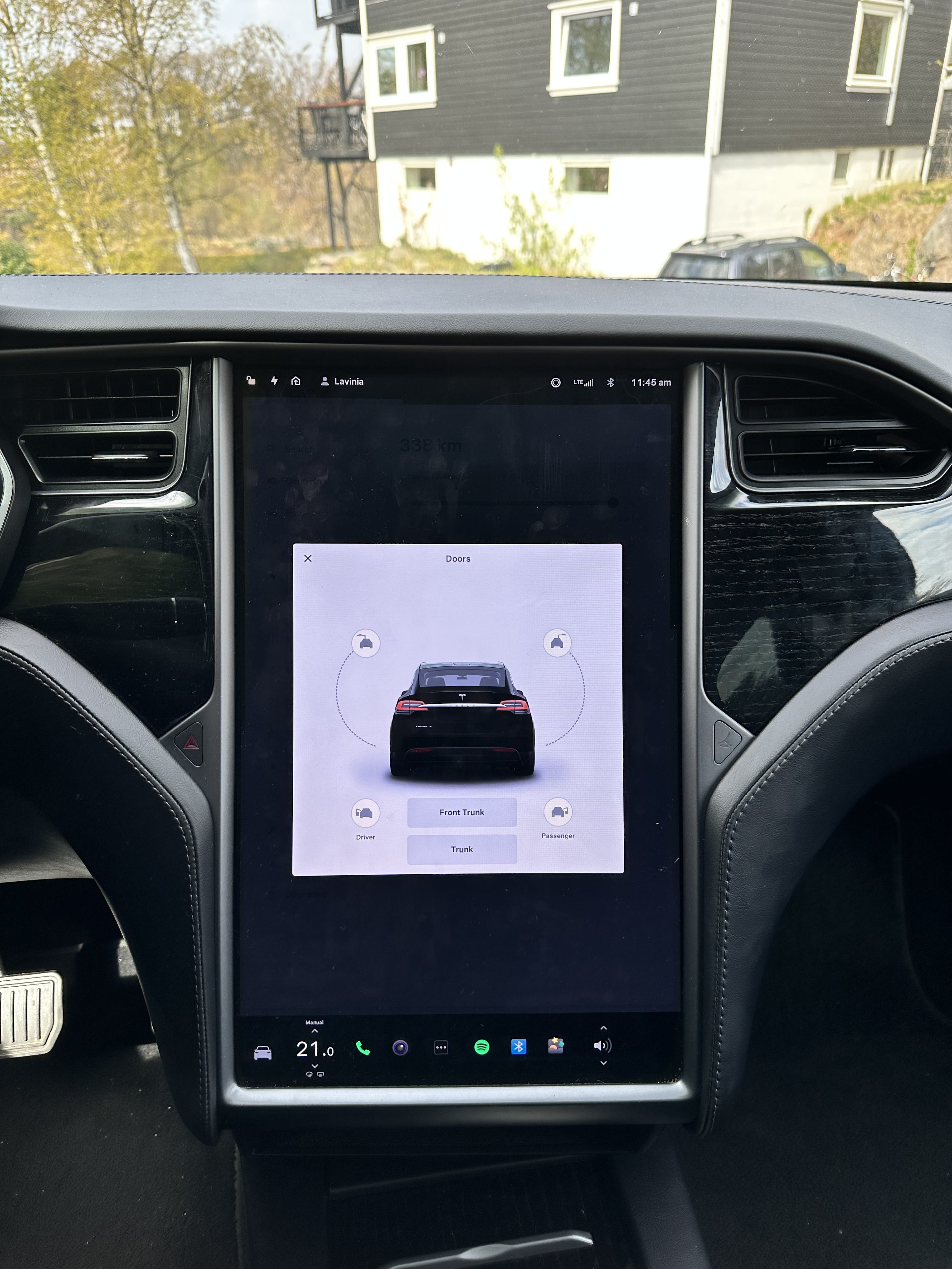 Tesla Model X med GPS