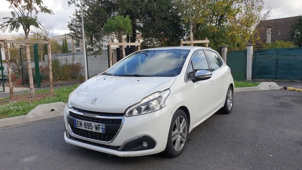 Peugeot 208 Saint-Ouen - FC770KL, 2018, Essence 95