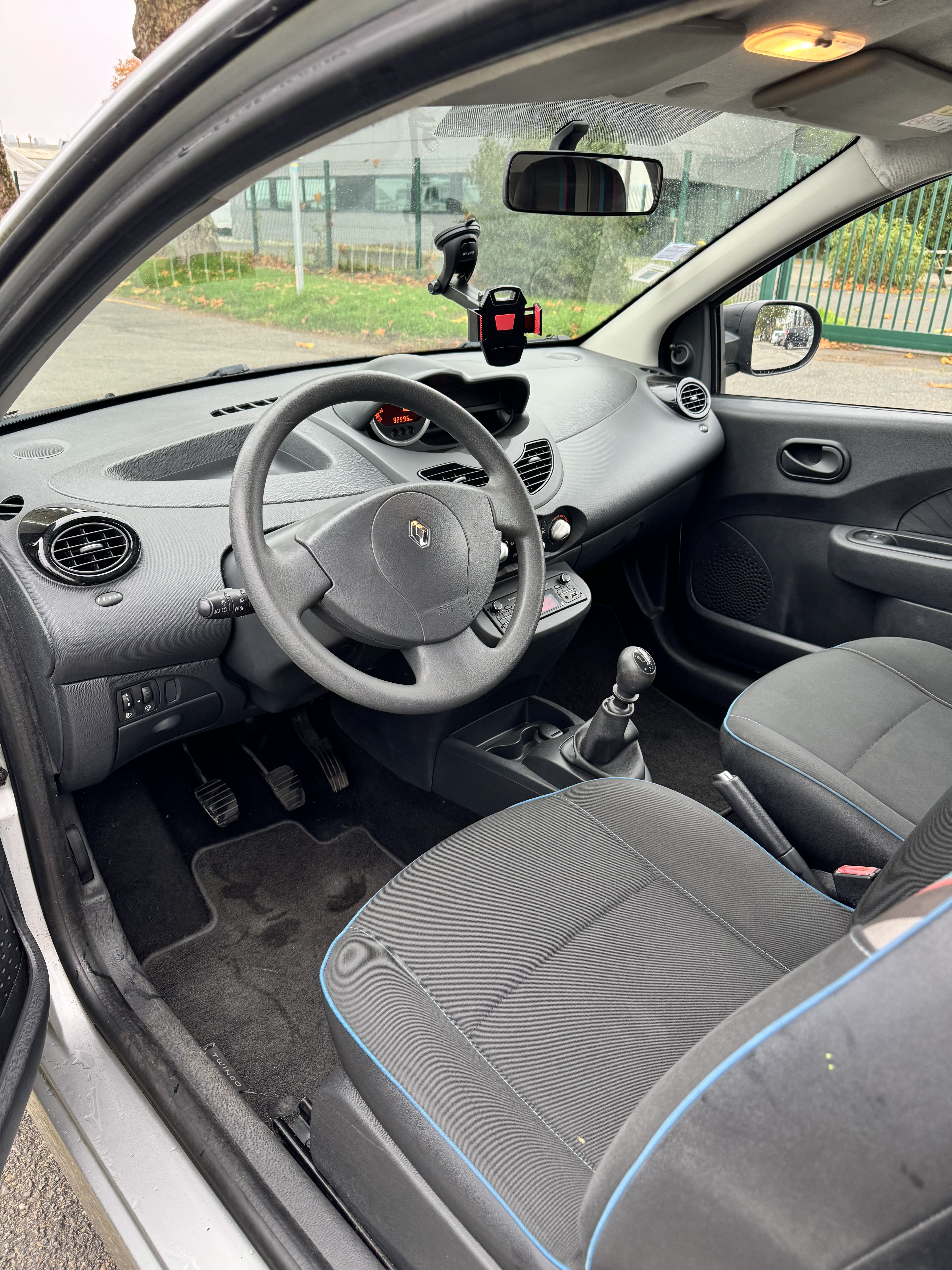 Renault Twingo II avec Entrée audio / iPod