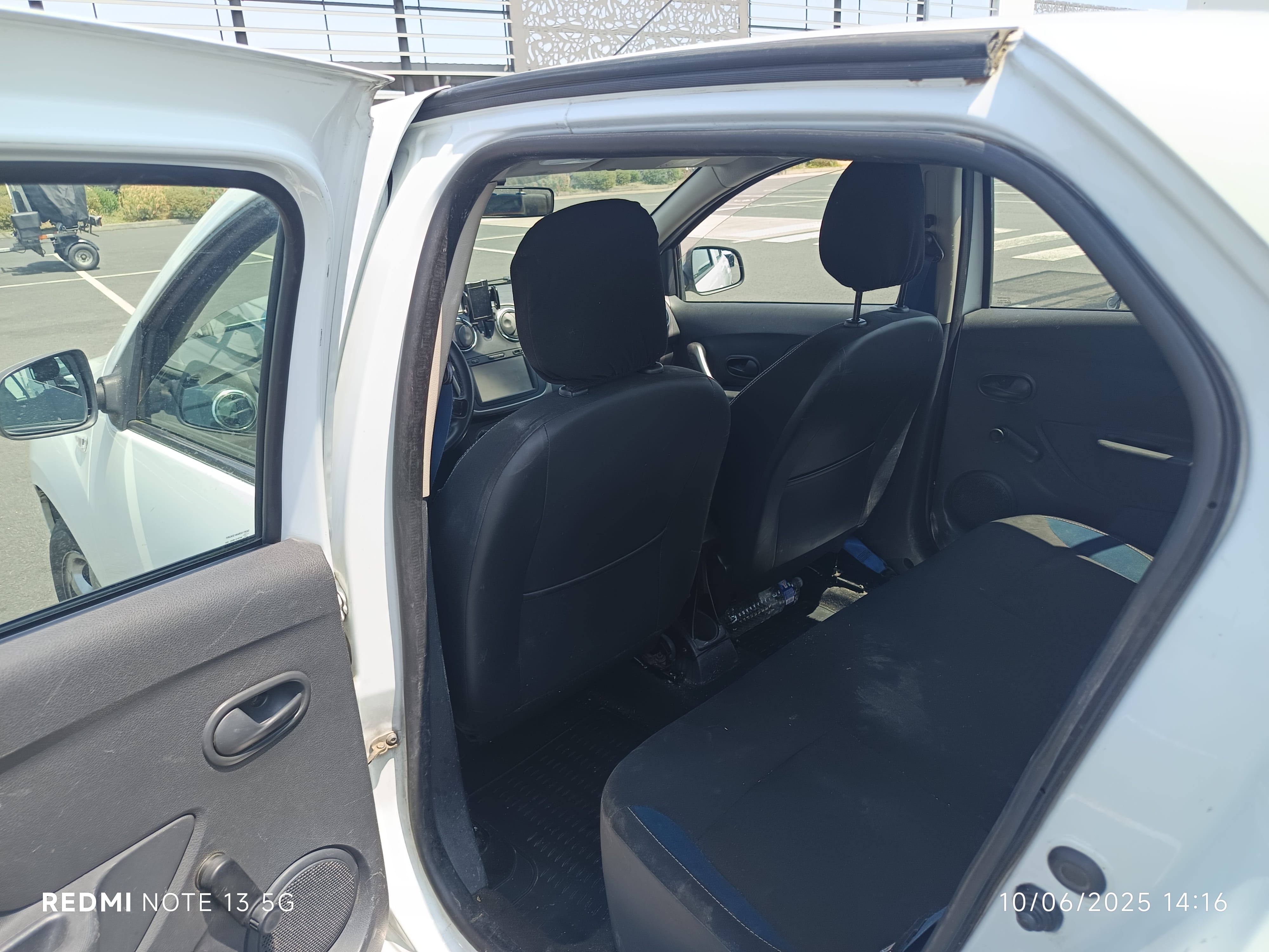 Dacia Logan 0.9dce avec Entrée audio / iPod