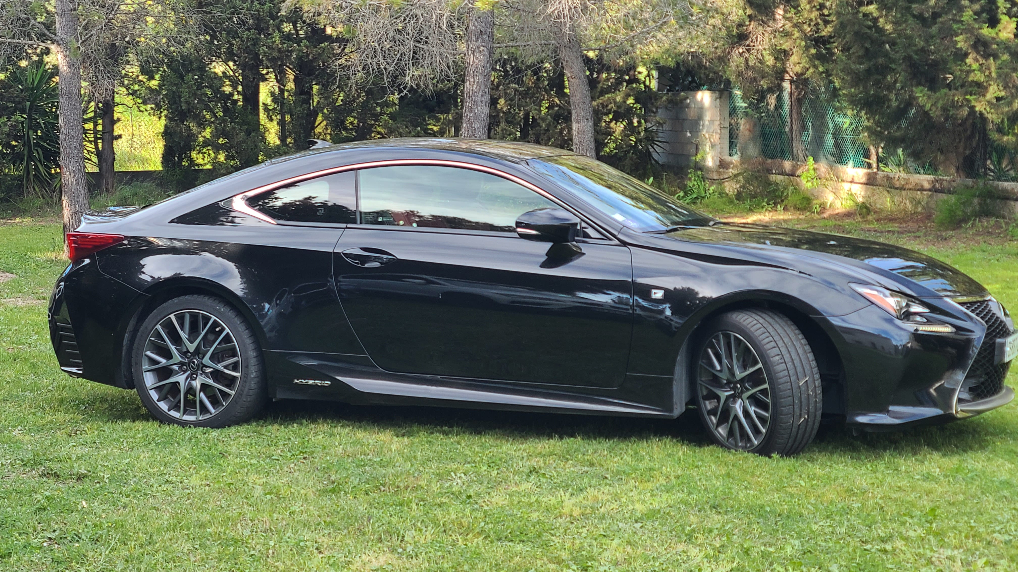 Lexus RC 300 h F sport avec Climatisation