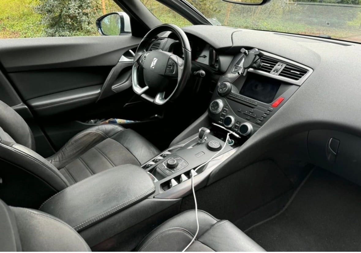 DS 5 Sport Chic met Achteruitrijcamera