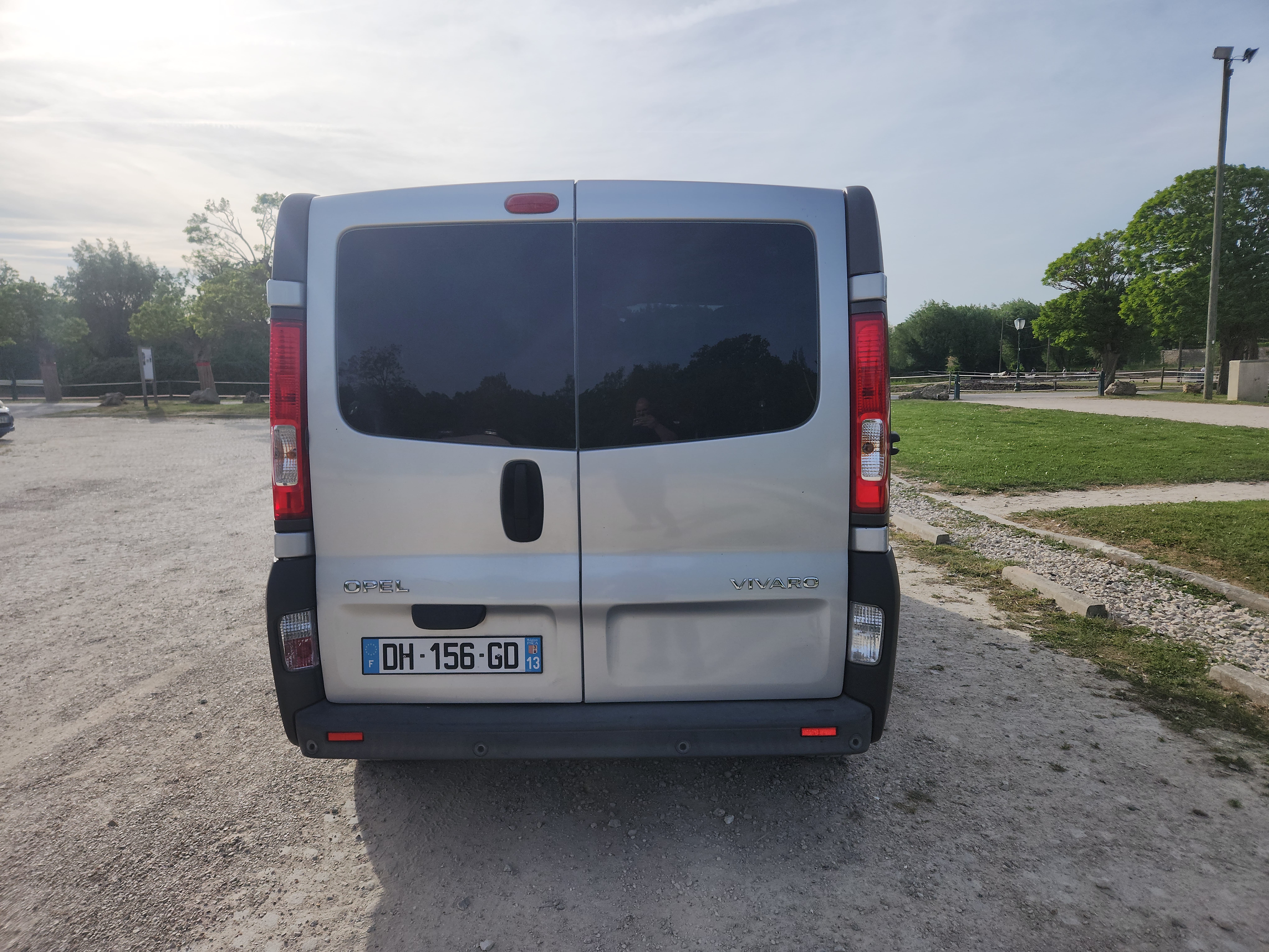 Opel Vivaro Combi mit Autoradio