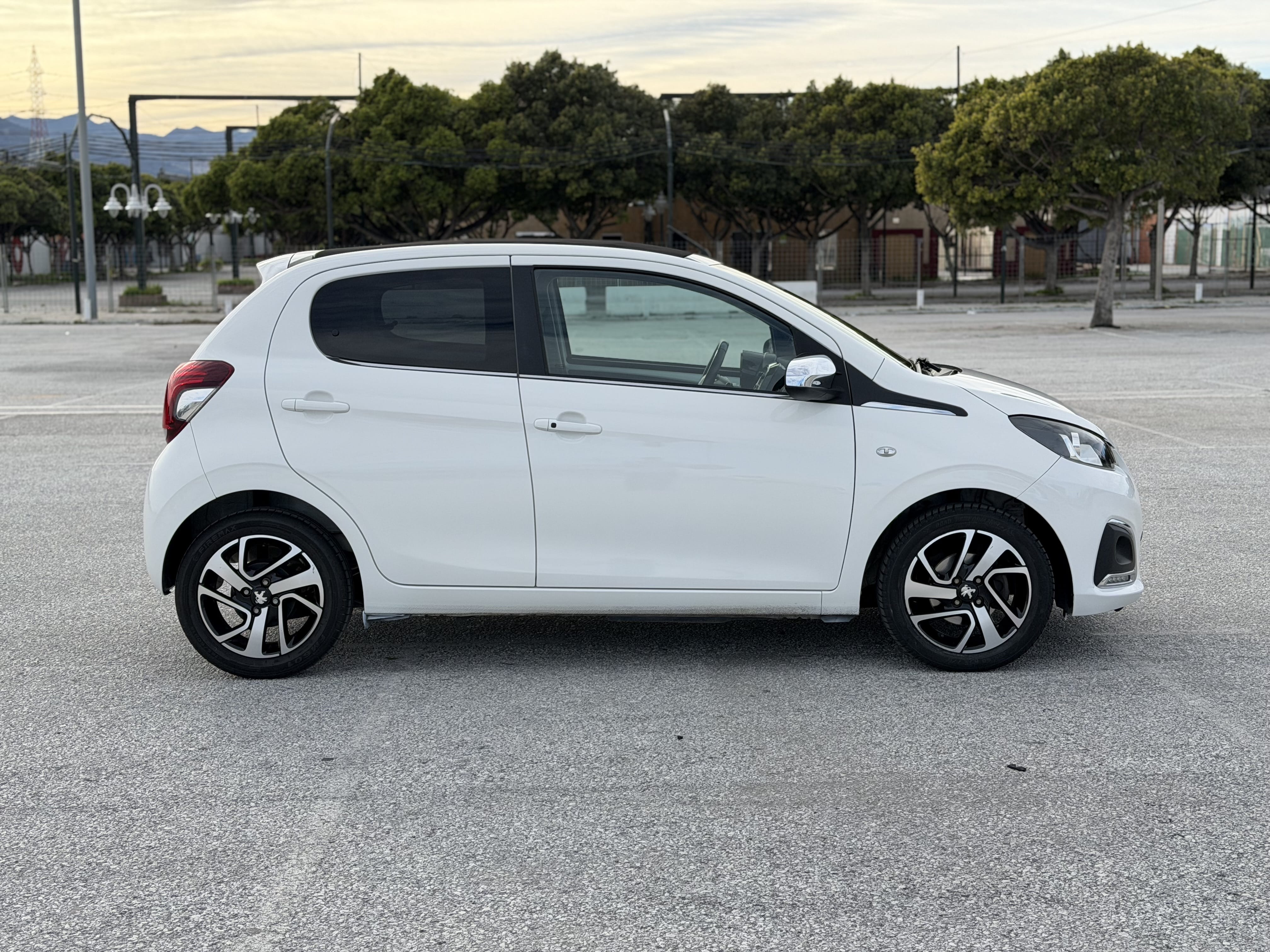 Peugeot 108 Cabriolet con Audio Bluetooth