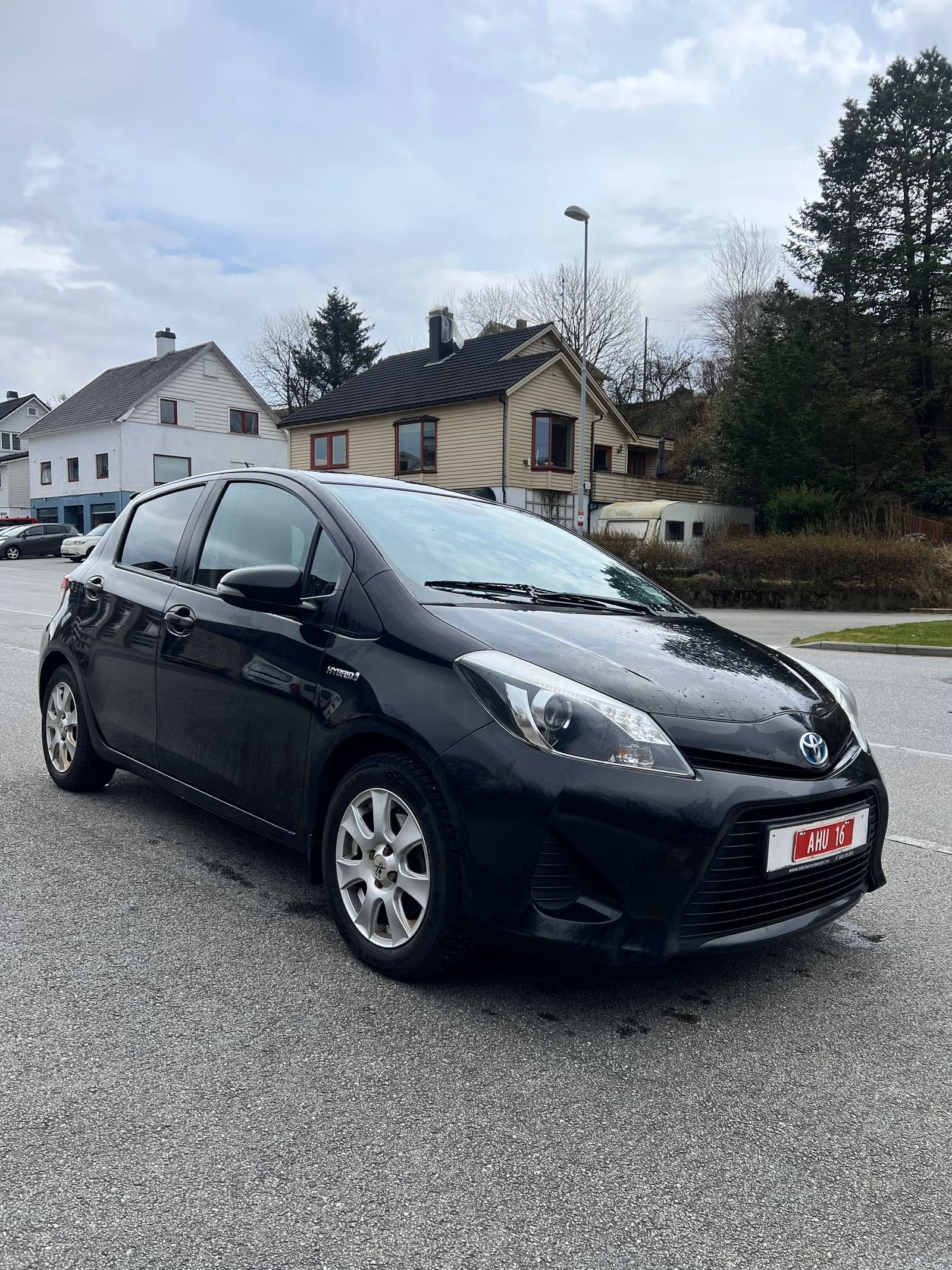 Toyota Yaris, 2012, Blyfri 95 / Elektrisk (hybrid), automatisk
