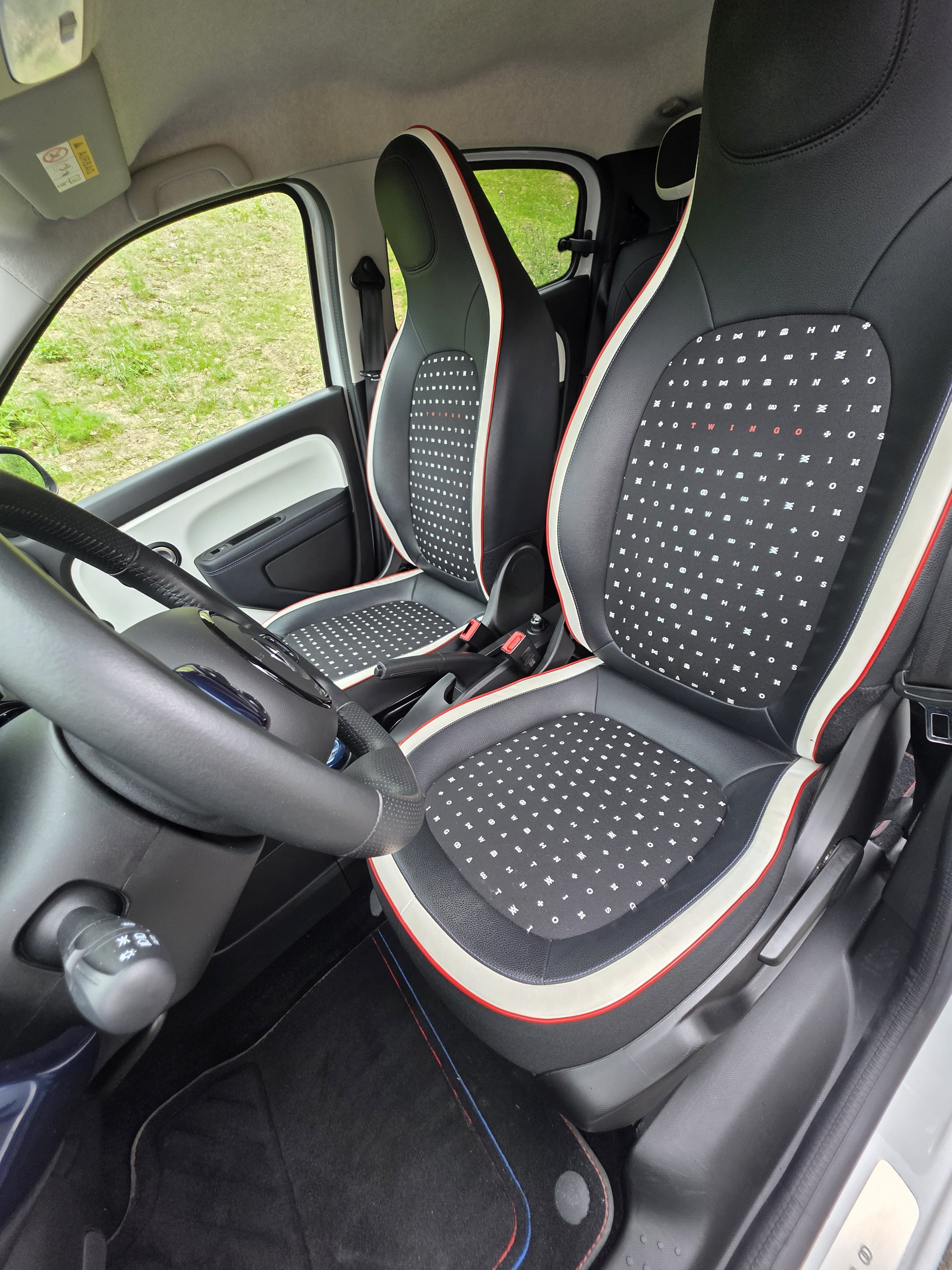 Renault Twingo III Bioethanol 5 chevaux fiscaux BOITE AUTOMATIQUE 95 chevaux din avec Apple CarPlay