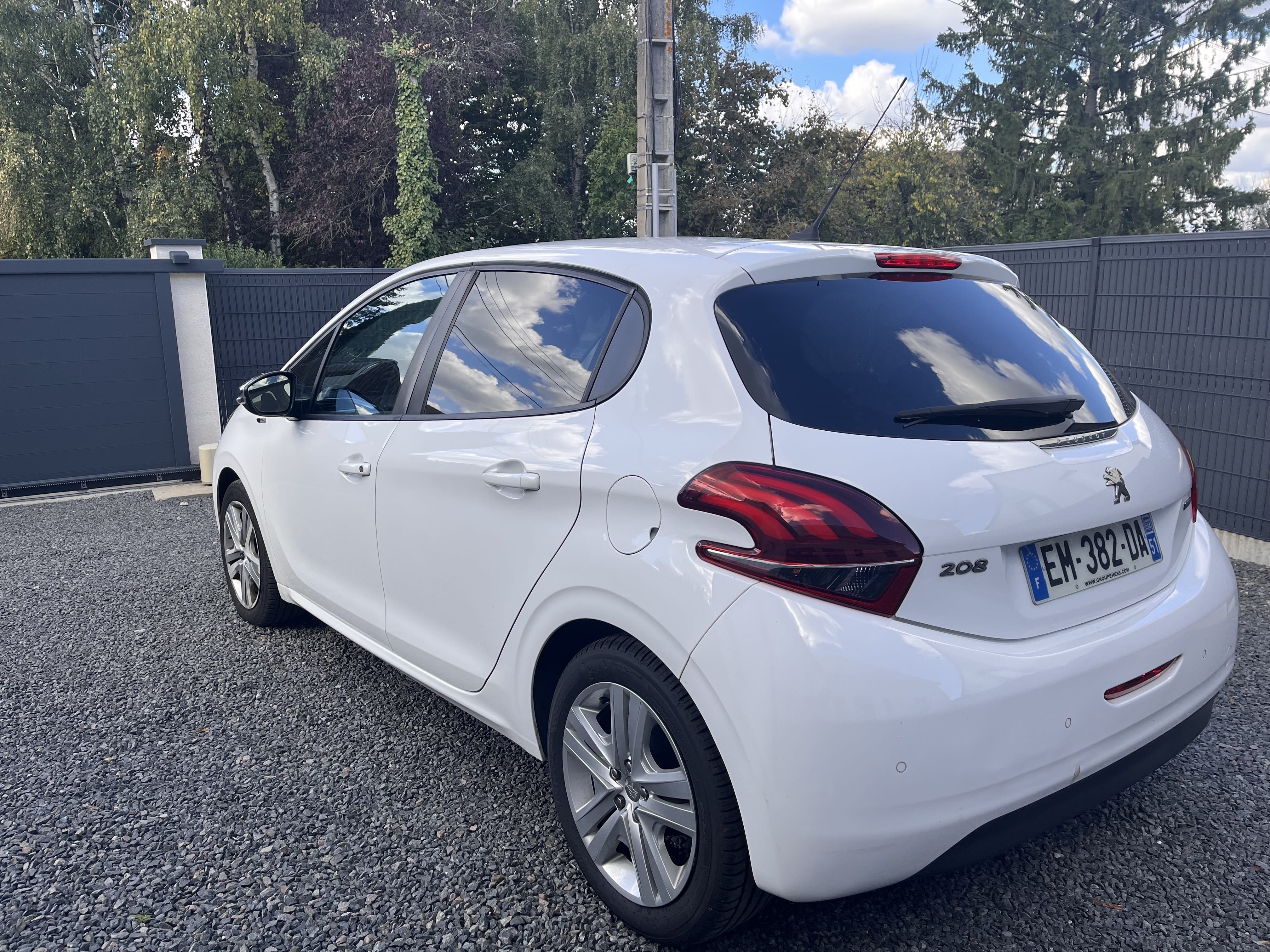 Peugeot 208 con GPS