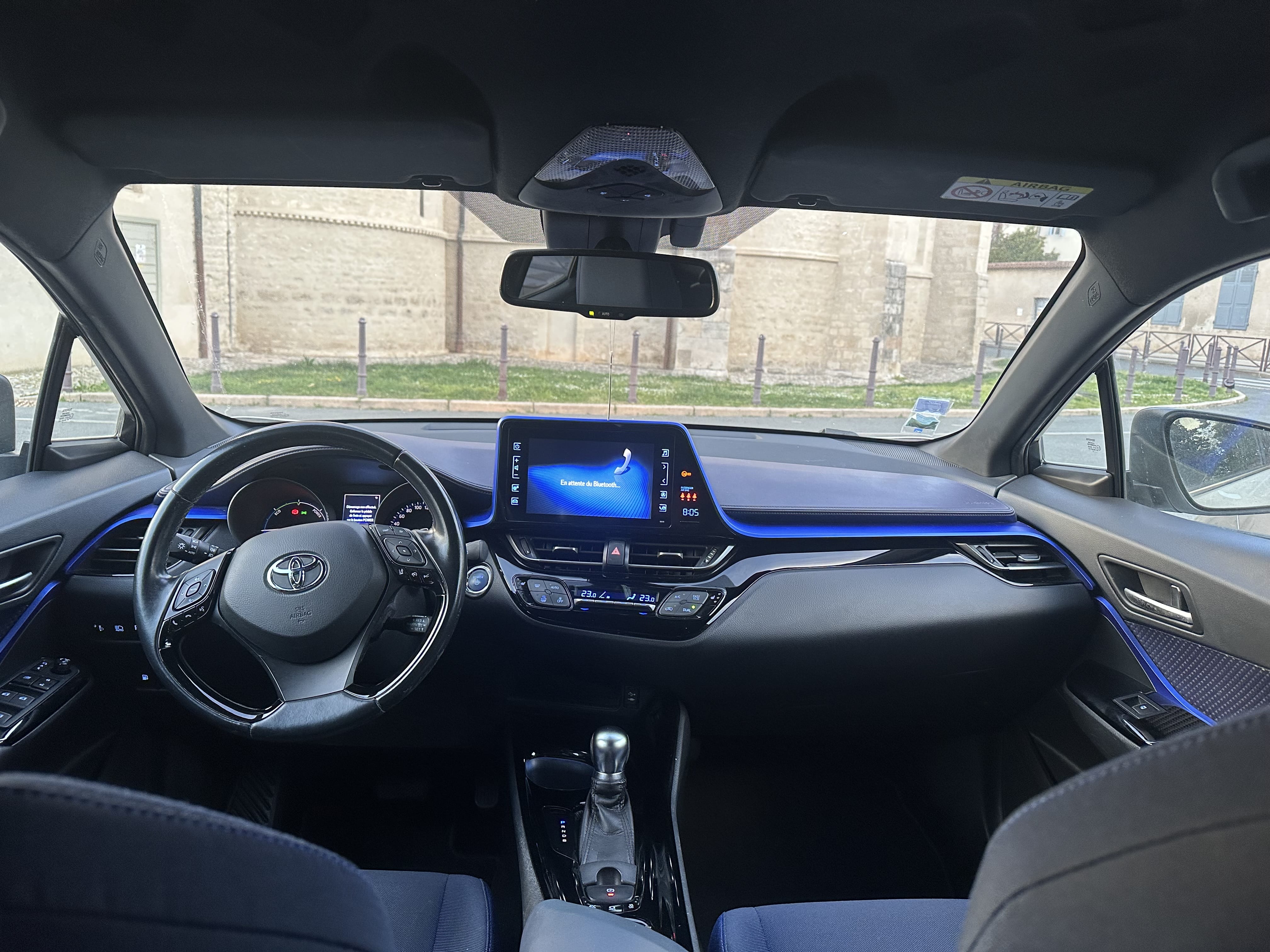Toyota C-HR Hybrid avec GPS