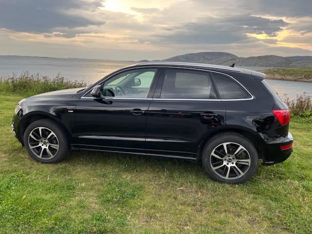 Audi Q5 2.0T Quattro Premium Plus 2.0 TDI with Air conditioning