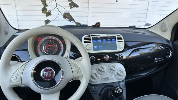 Fiat 500 (BZ-827-RE) avec GPS