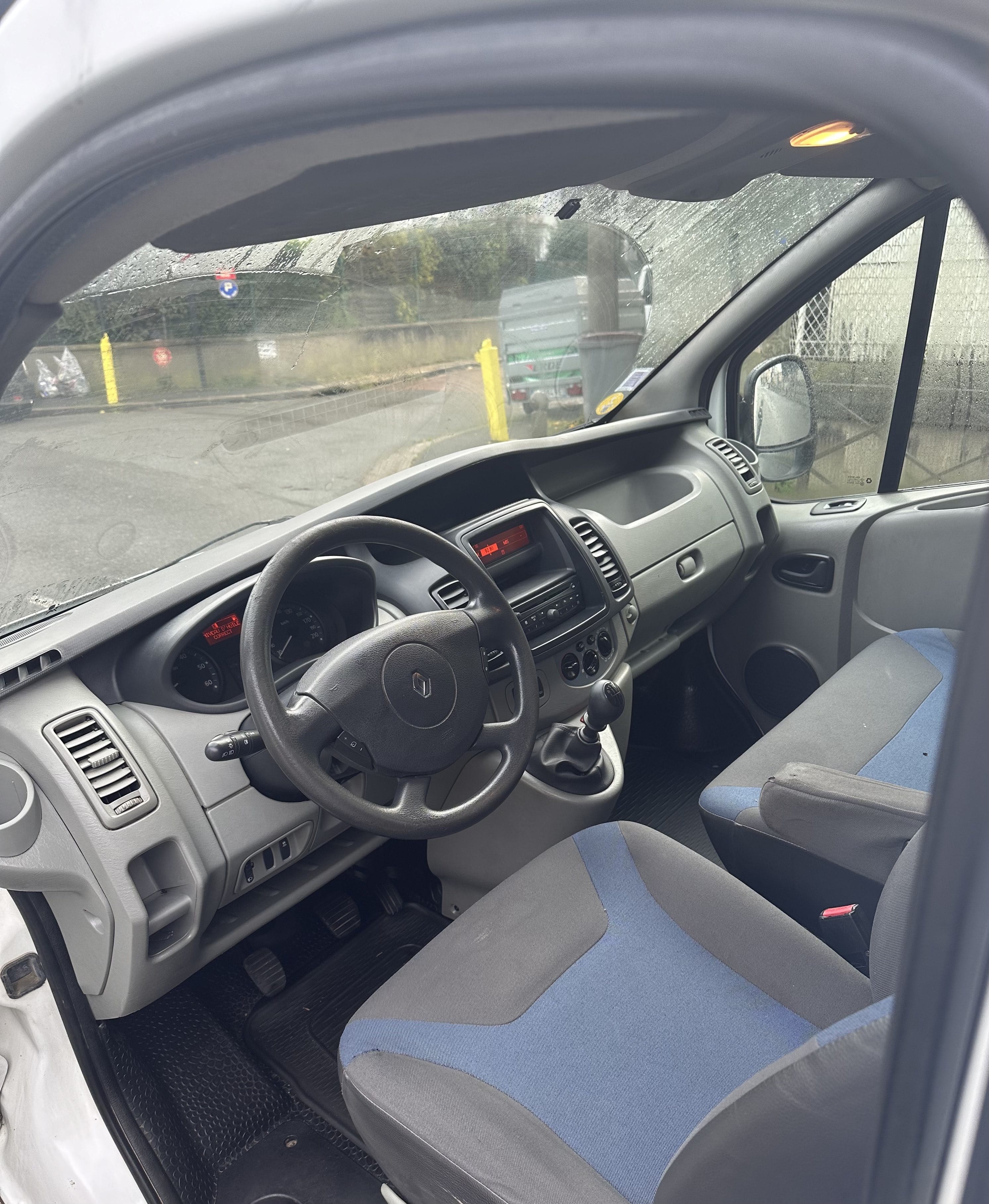 Renault Trafic 2.0dci avec Régulateur de vitesse