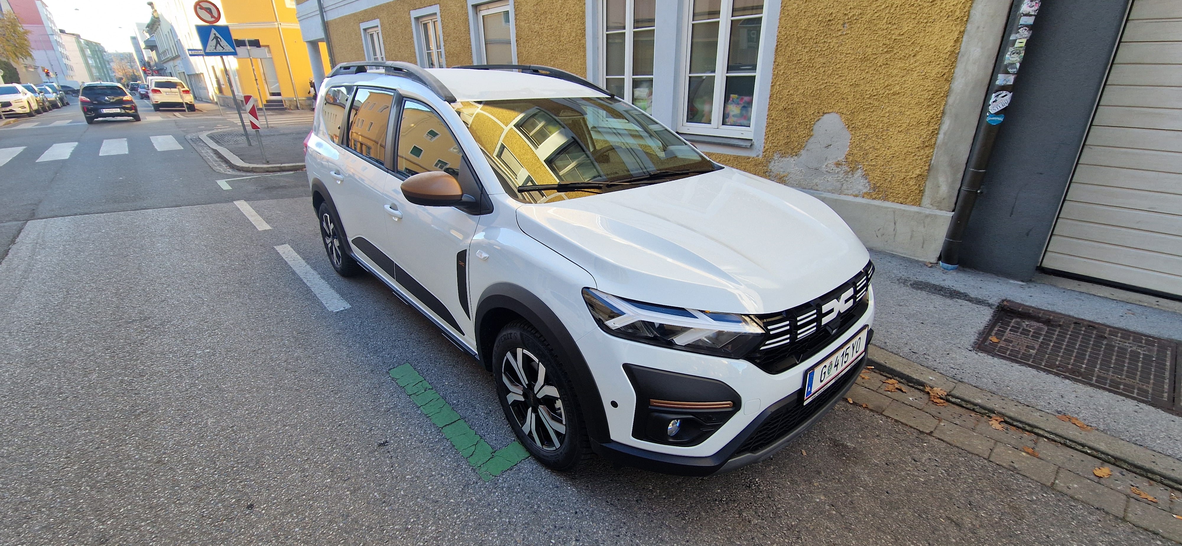 Dacia Jogger, 2025, Super 95 / Elektro (Hybrid), Automatik, 7 Sitze