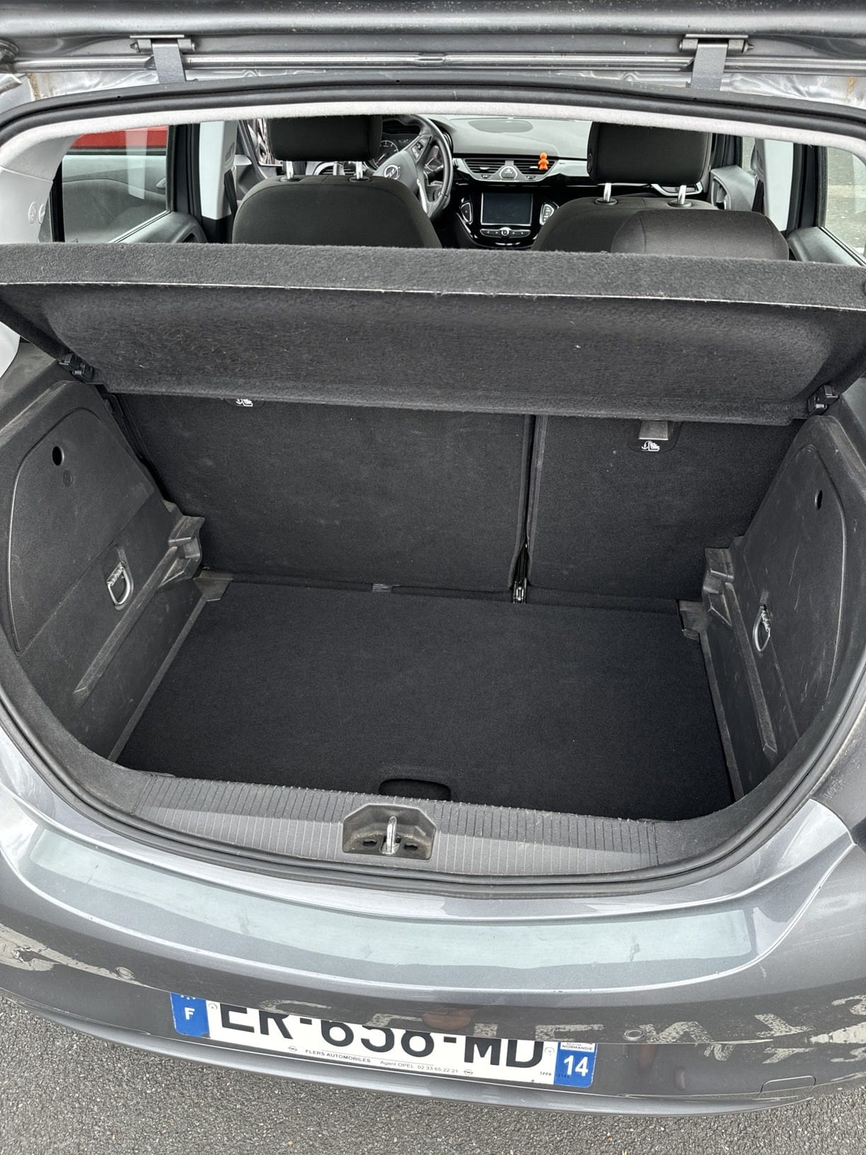 Opel Corsa avec Siège bébé