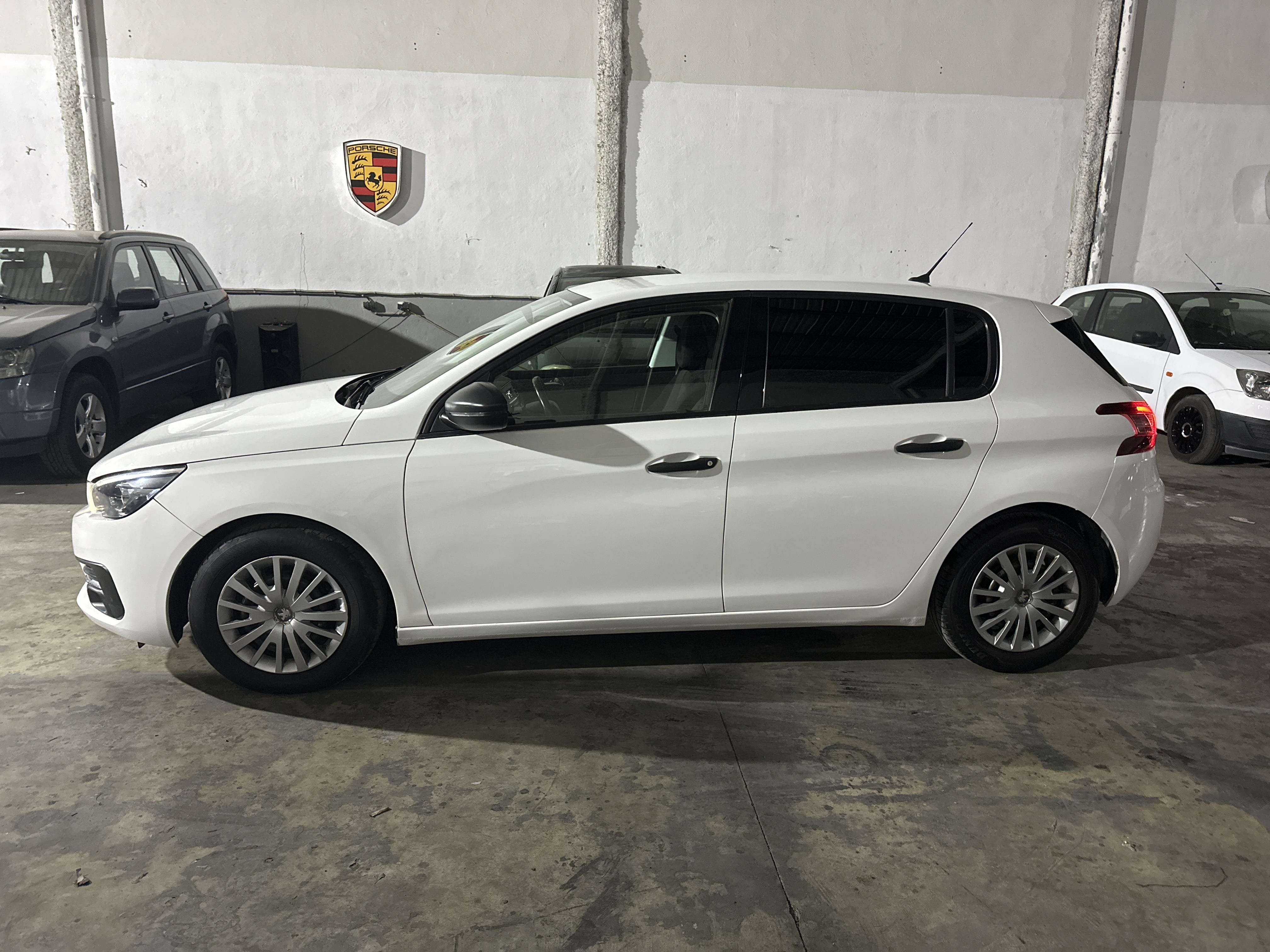 Peugeot 308 con Aire acondicionado