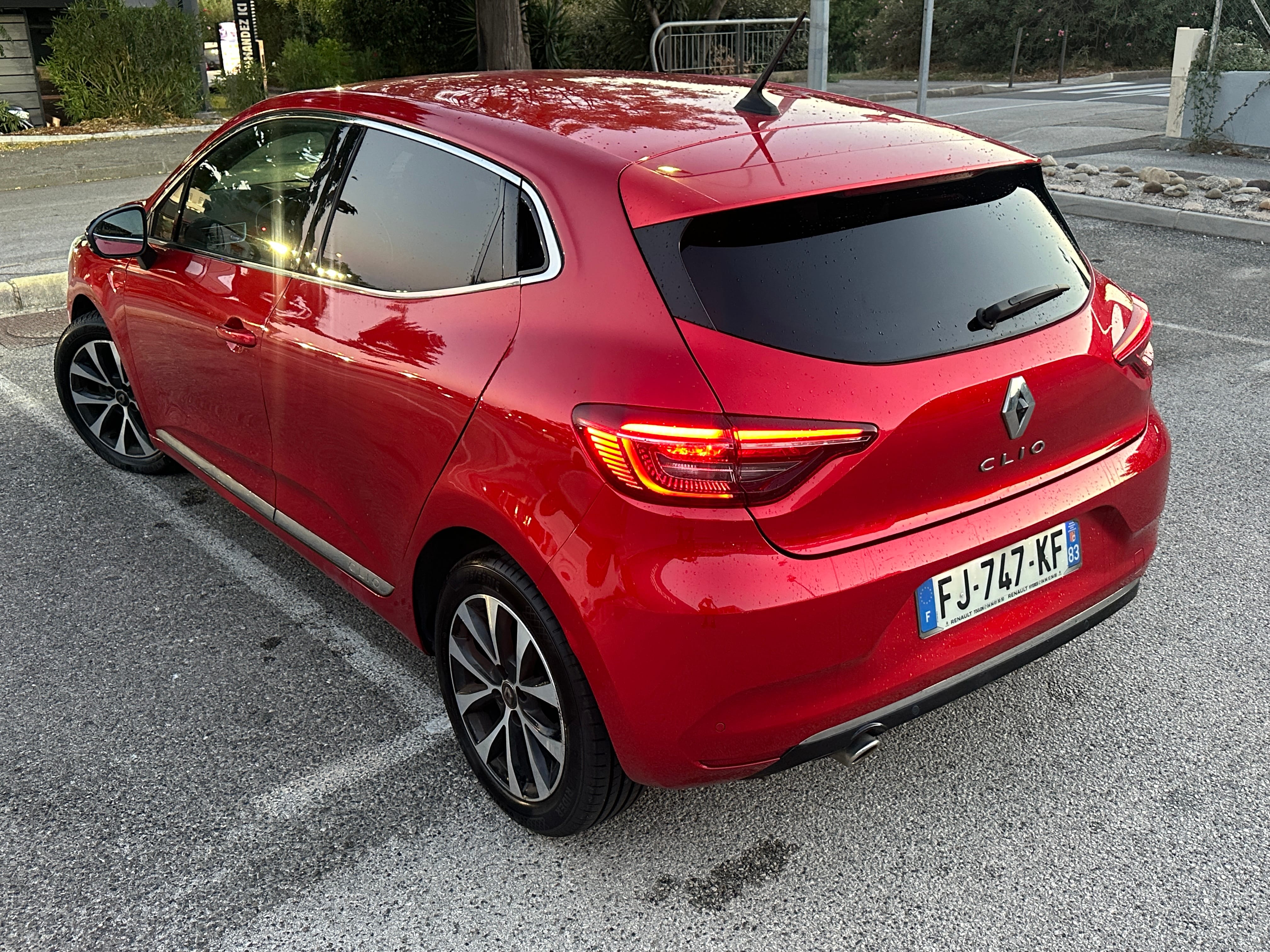 Renault Clio 1.0 TCE 100 cv INTENS avec Apple CarPlay