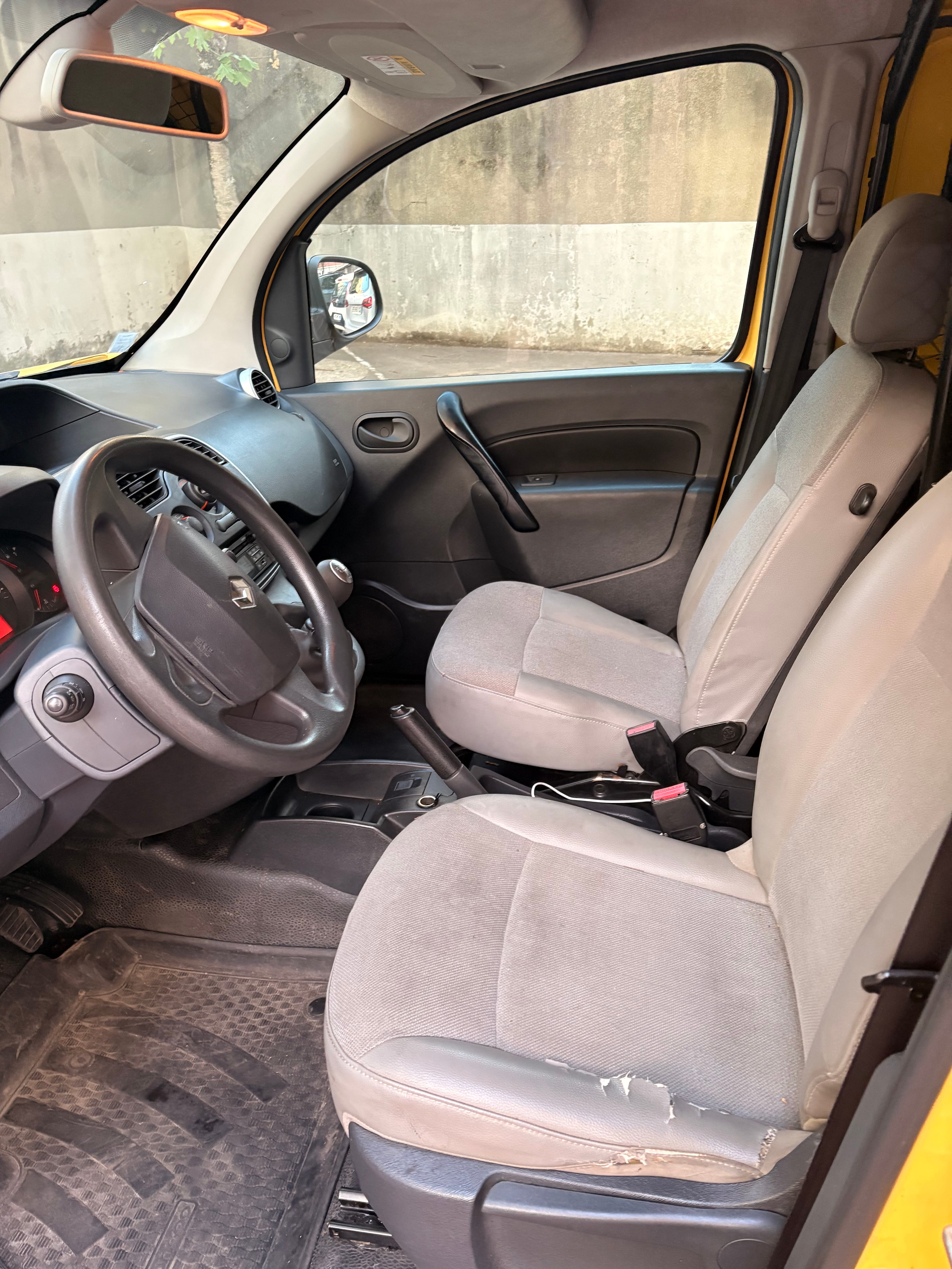 Renault Kangoo Van avec Autoradio