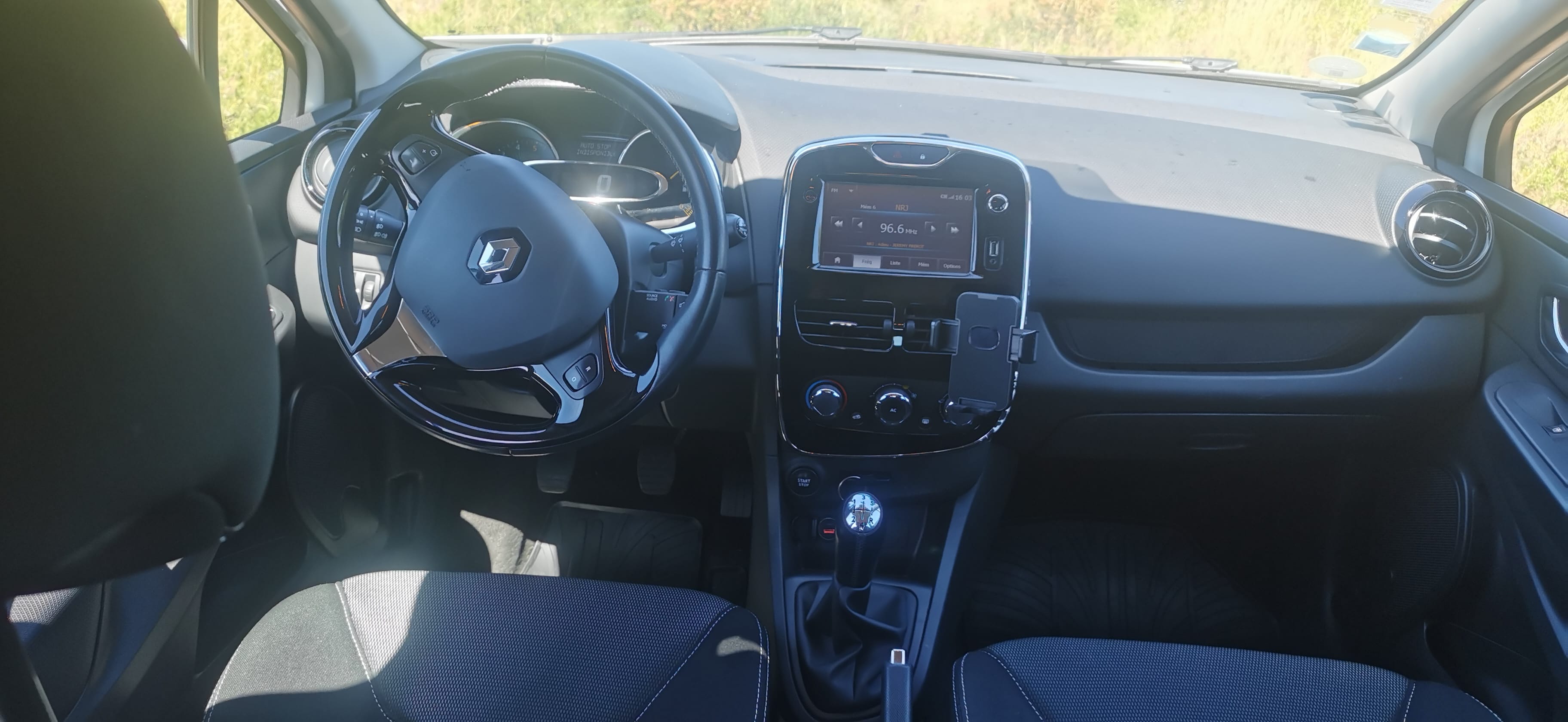 Renault Clio 1.5l DCI 90ch avec Audio Bluetooth