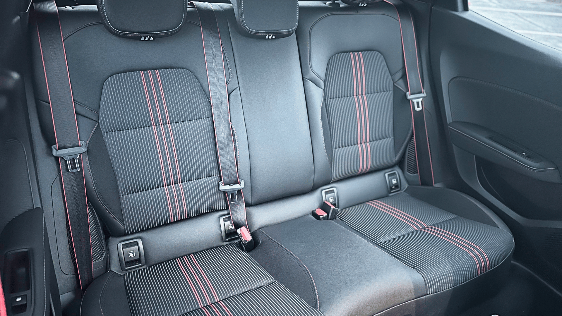 Renault Clio RS Line RS-Line - Boite Automatique | Hybride 4.5L | GARE ST-JEAN (750m) avec Pneus neige