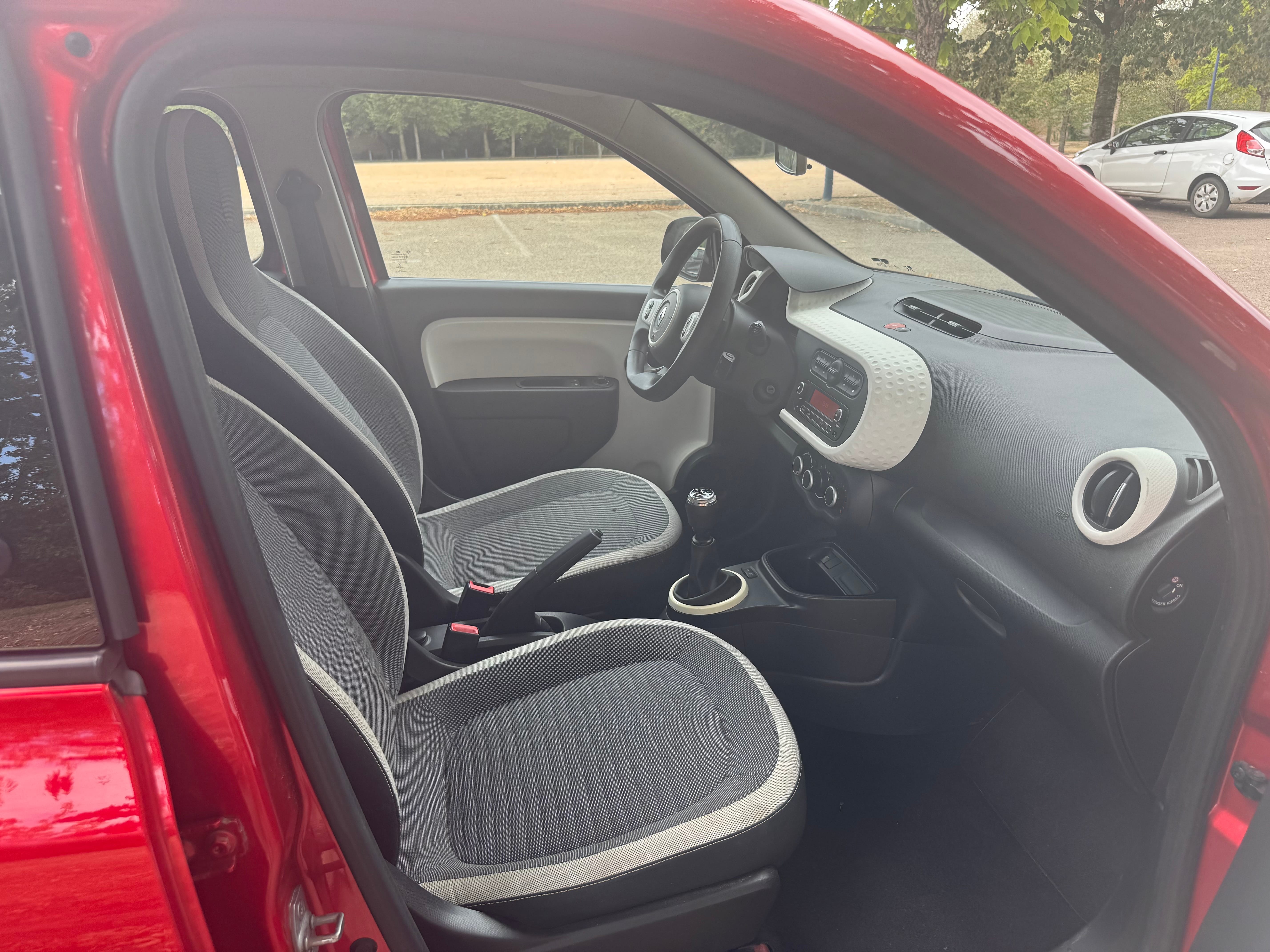 Renault Twingo 1,0 avec Autoradio