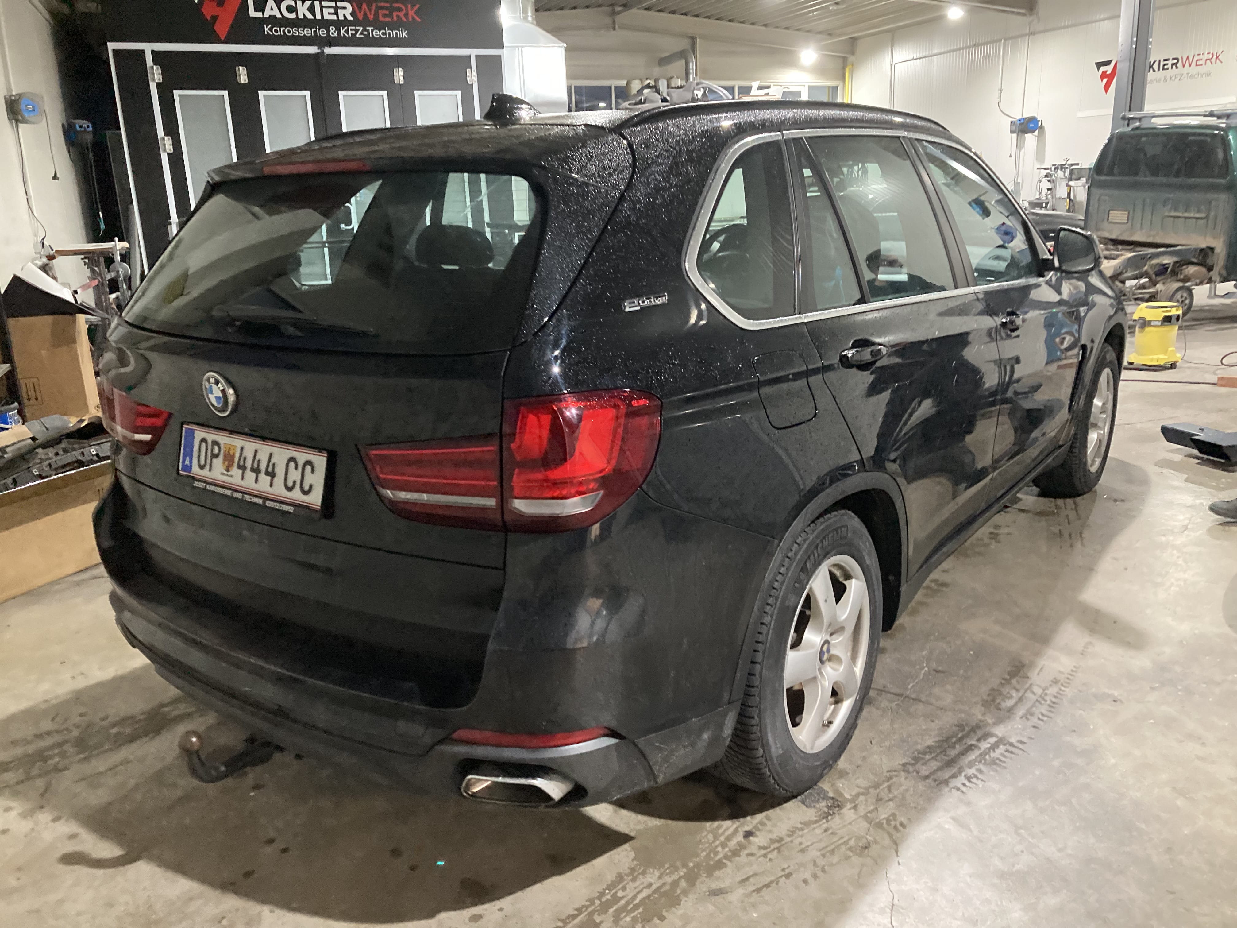 BMW X5 xDrive40e mit Navigationsgerät