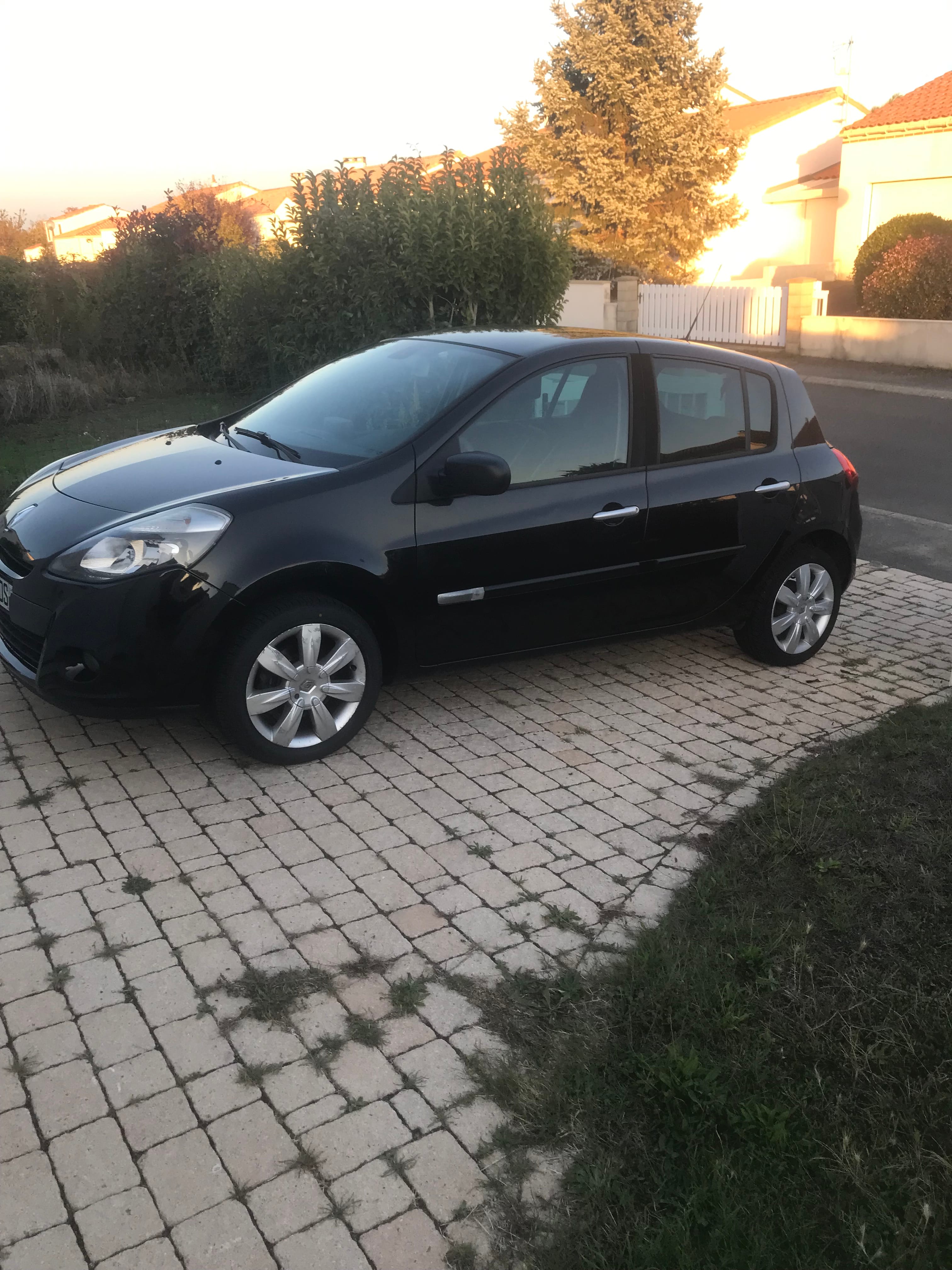 Renault Clio 1.5L DCI avec Climatisation
